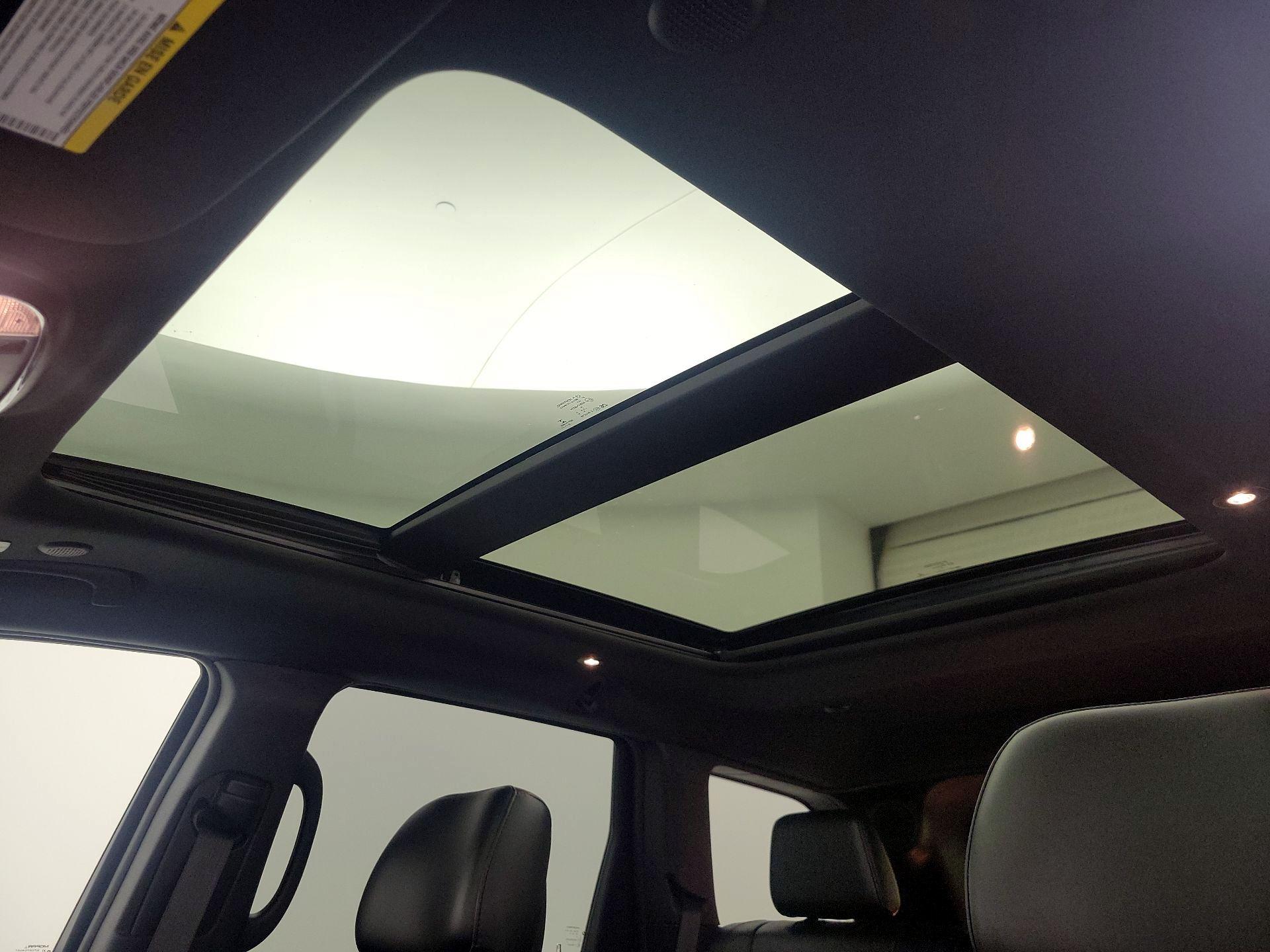 Thumbnail: 2019 Jeep Grand Cherokee - 20