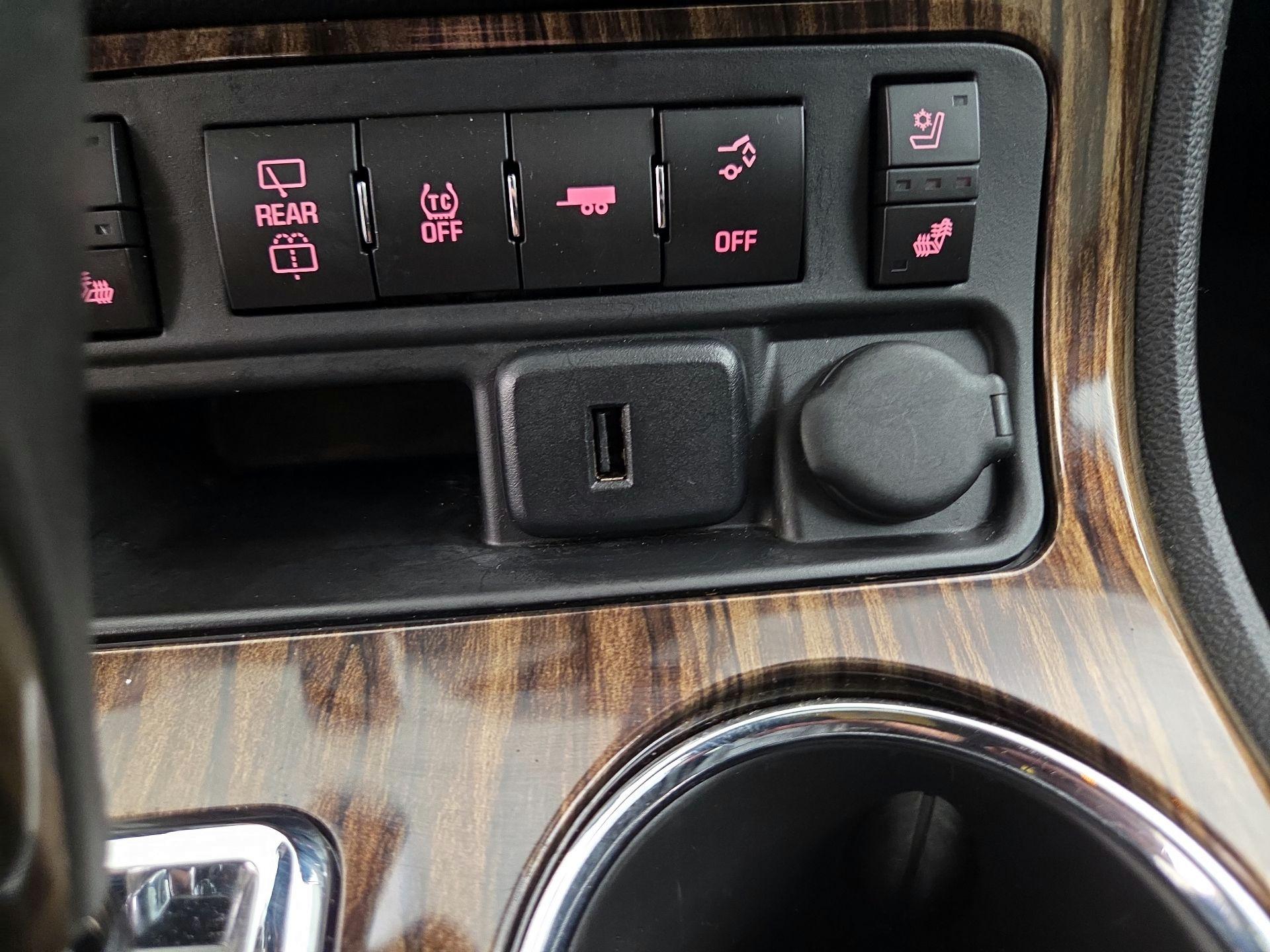 Thumbnail: 2016 GMC Acadia - 18