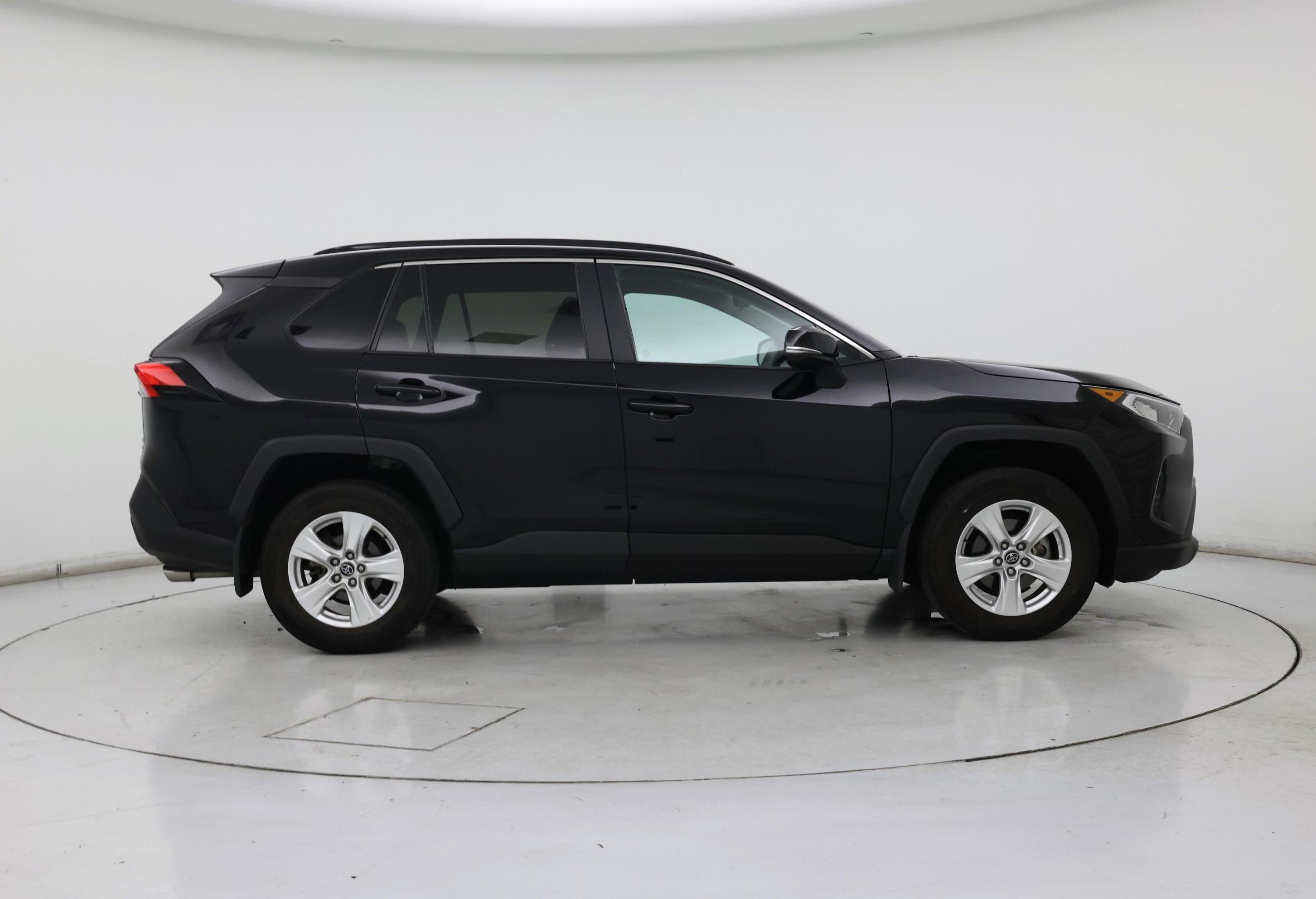 Thumbnail: 2021 Toyota RAV4 - 7