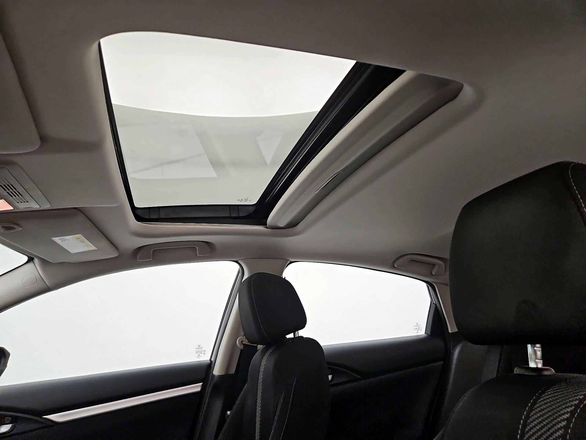 Thumbnail: 2016 Honda Civic - 18