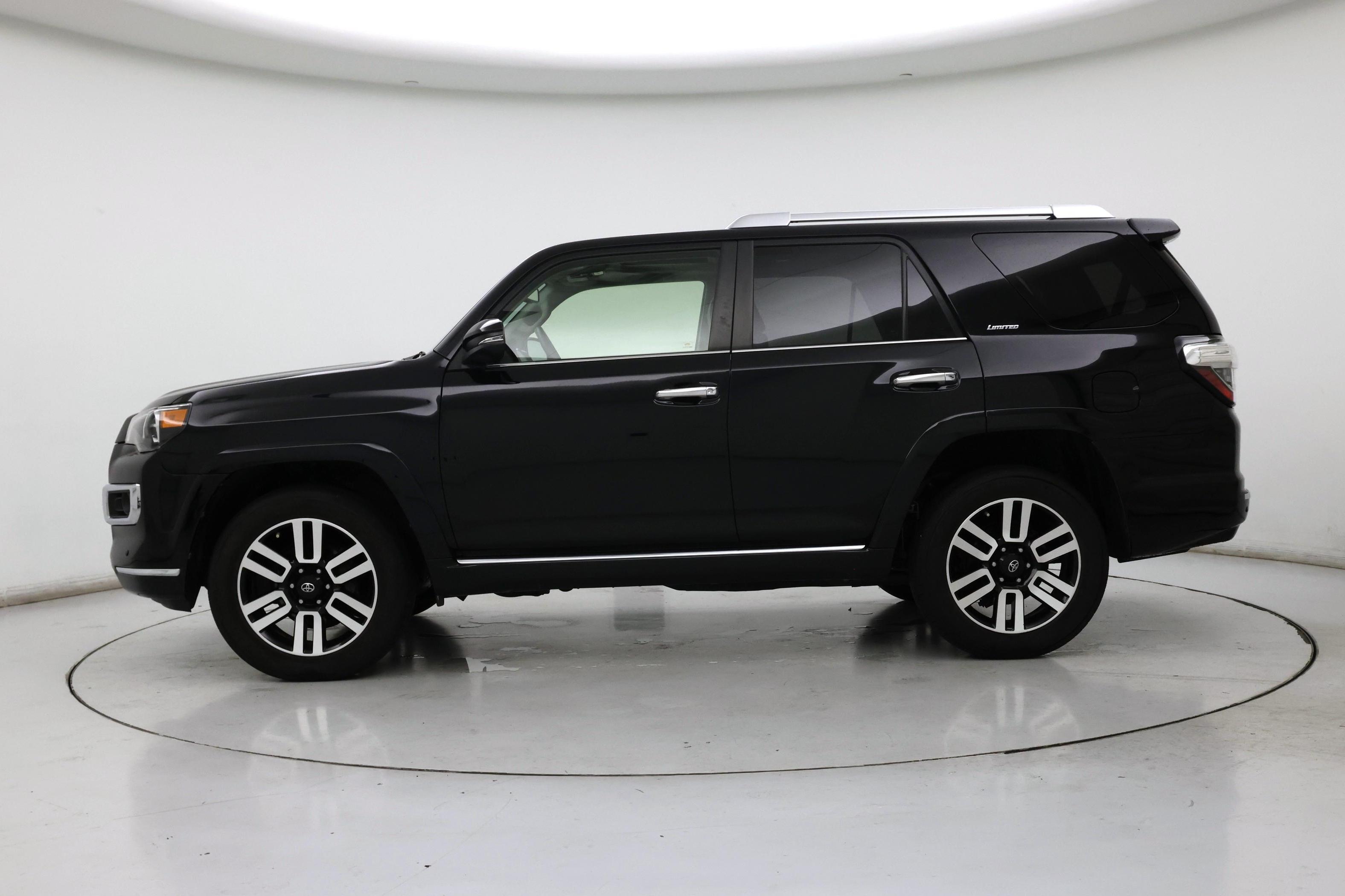 Thumbnail: 2018 Toyota 4Runner - 3