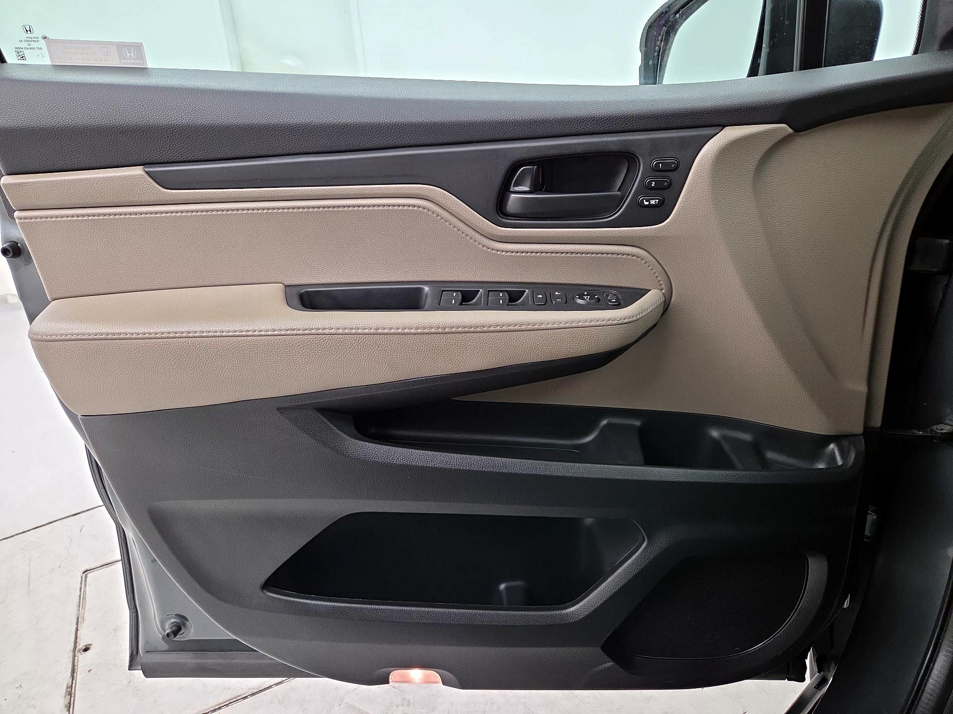 Thumbnail: 2019 Honda Odyssey - 12