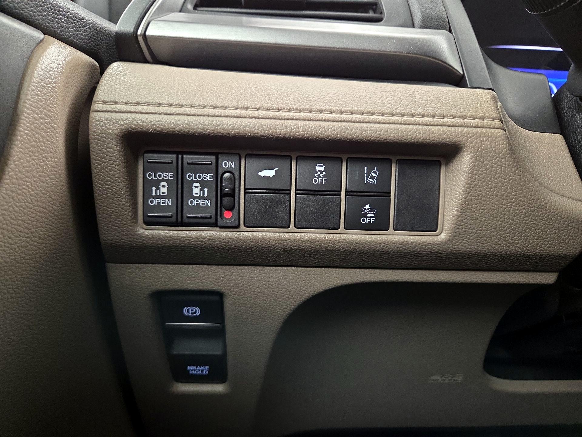 Thumbnail: 2019 Honda Odyssey - 13