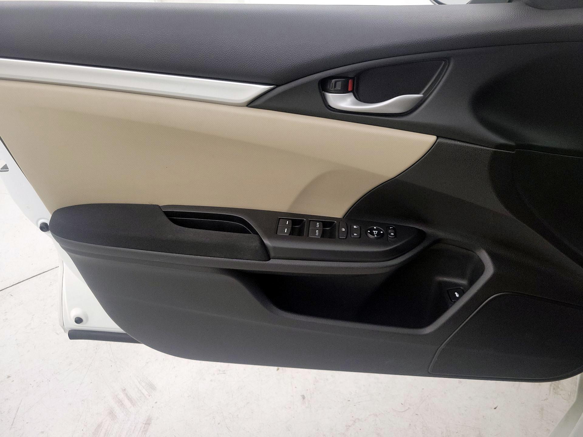Thumbnail: 2016 Honda Civic - 12