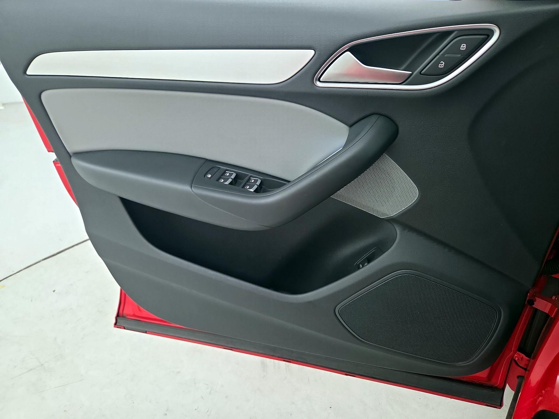 Thumbnail: 2018 Audi Q3 - 12