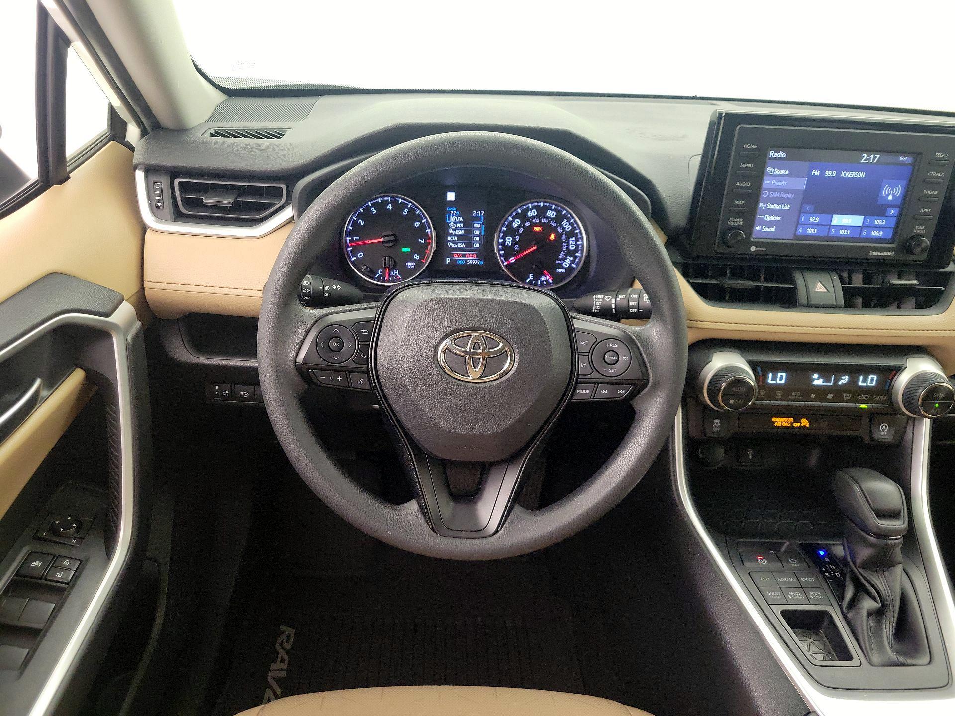 Thumbnail: 2020 Toyota RAV4 - 10