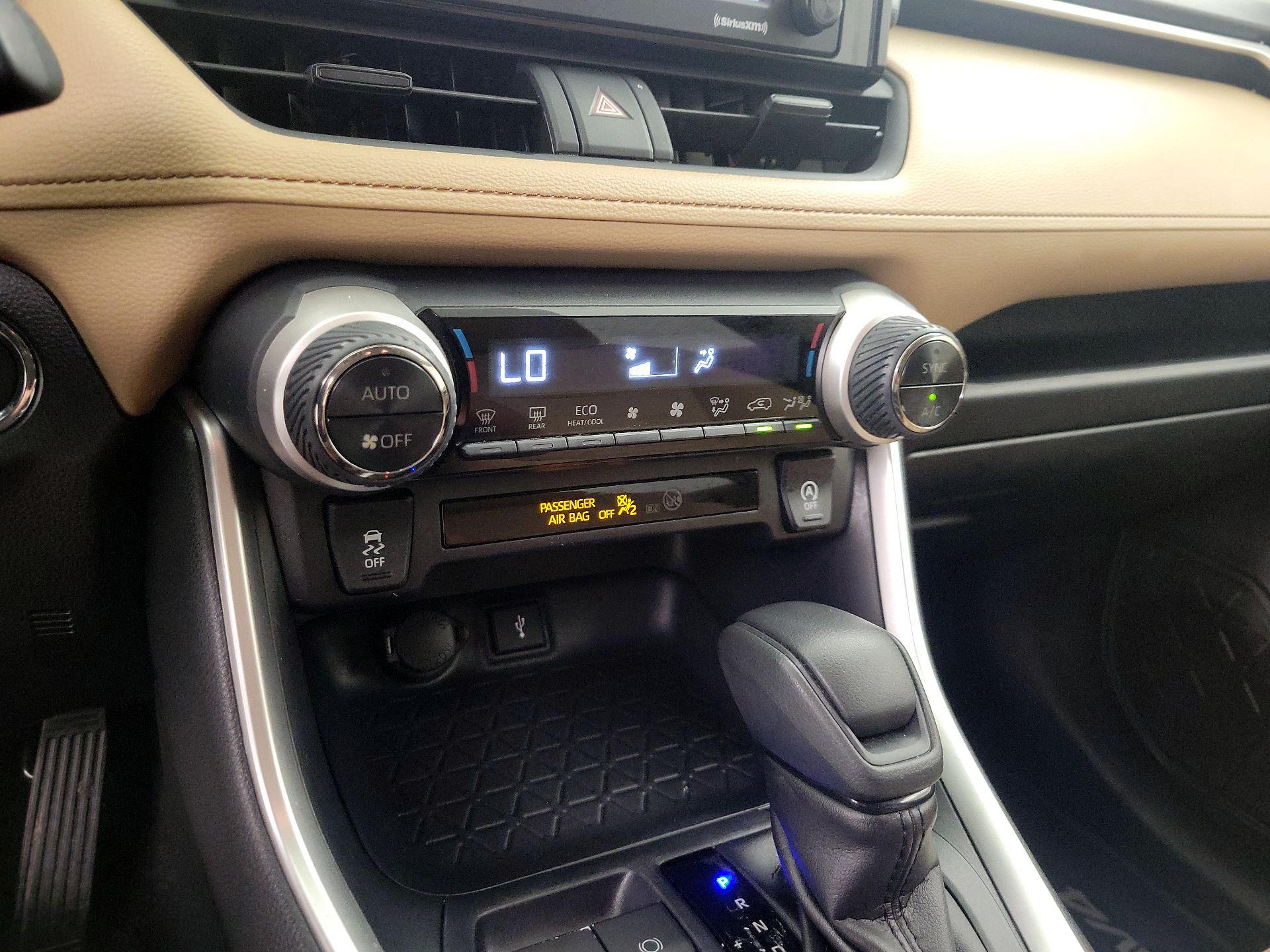Thumbnail: 2020 Toyota RAV4 - 16