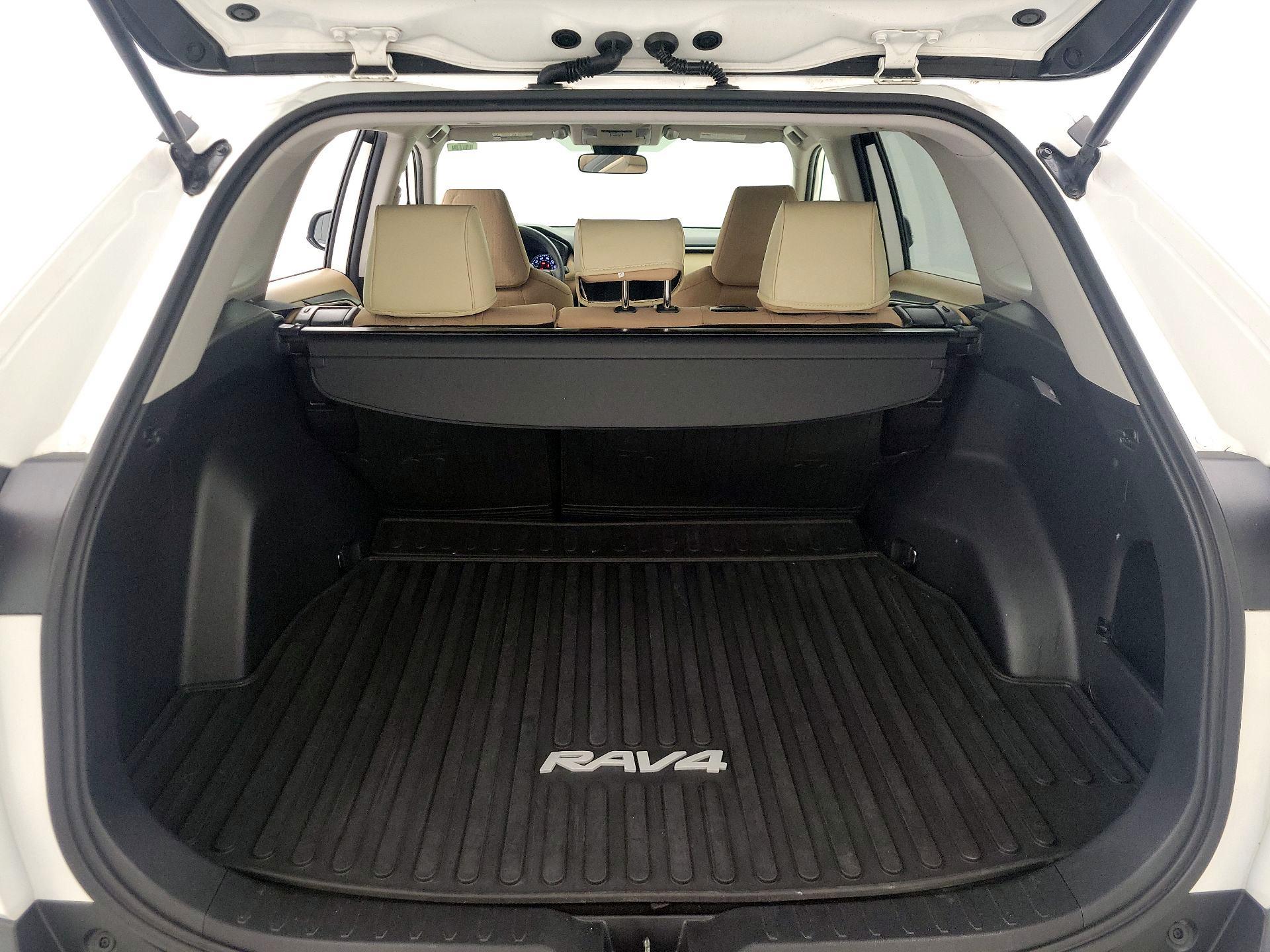 Thumbnail: 2020 Toyota RAV4 - 20