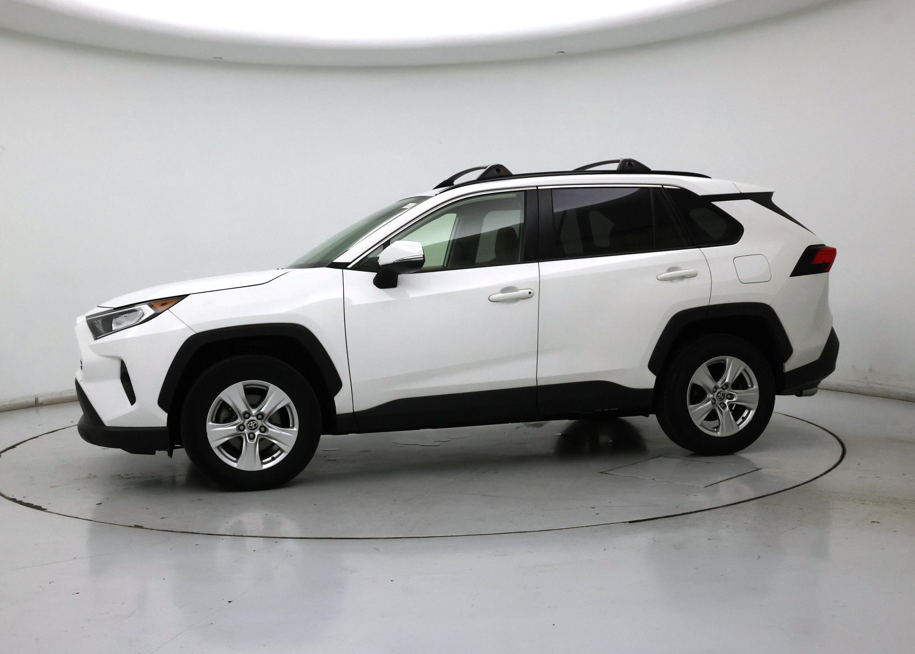 Thumbnail: 2020 Toyota RAV4 - 3