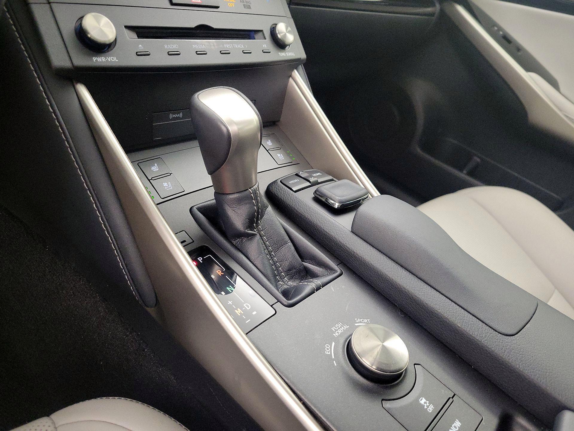 Thumbnail: 2015 Lexus IS - 18