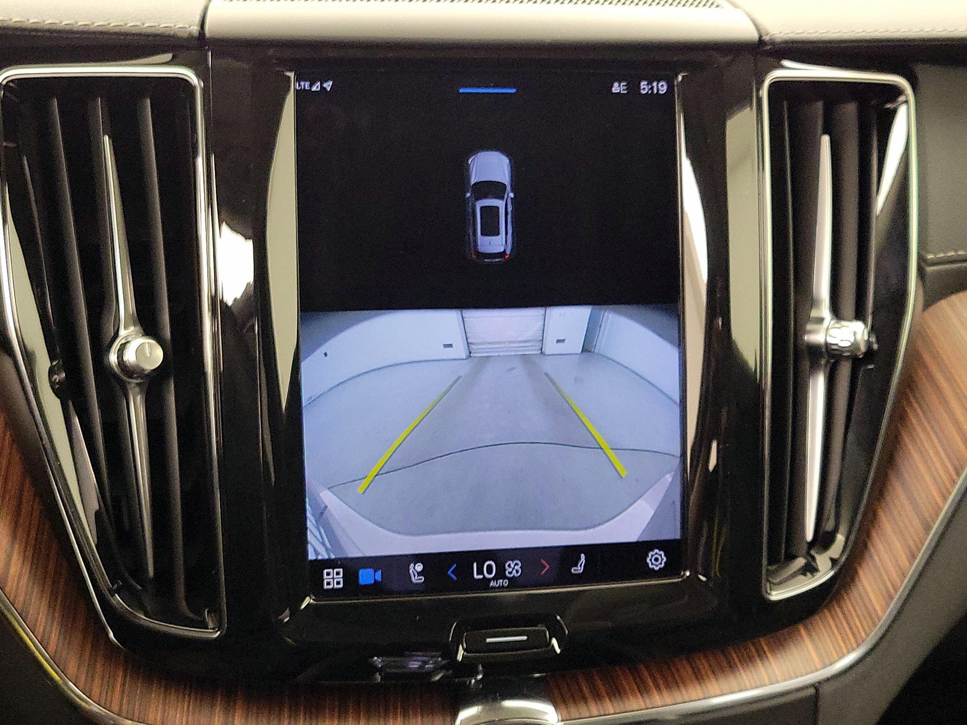 Thumbnail: 2023 Volvo XC60 - 15