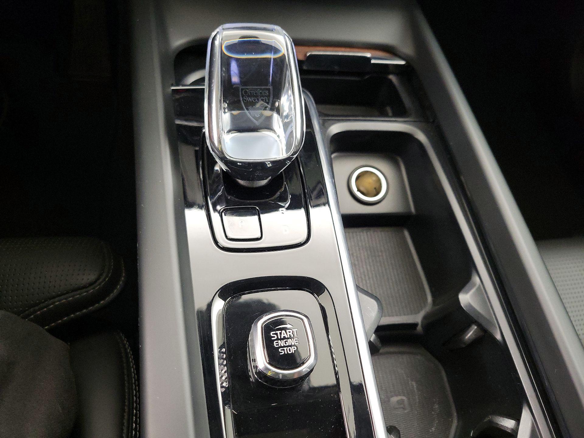 Thumbnail: 2023 Volvo XC60 - 18