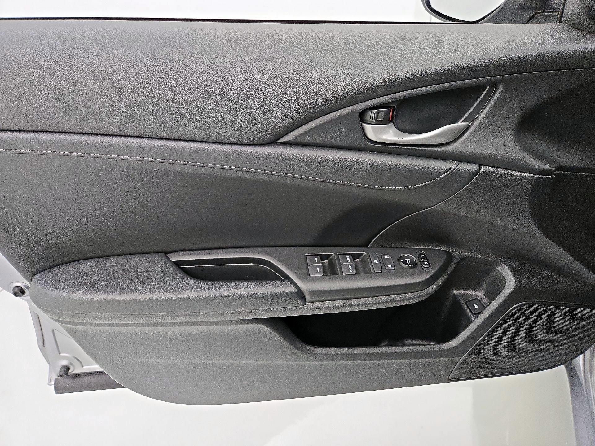 Thumbnail: 2019 Honda Insight - 12