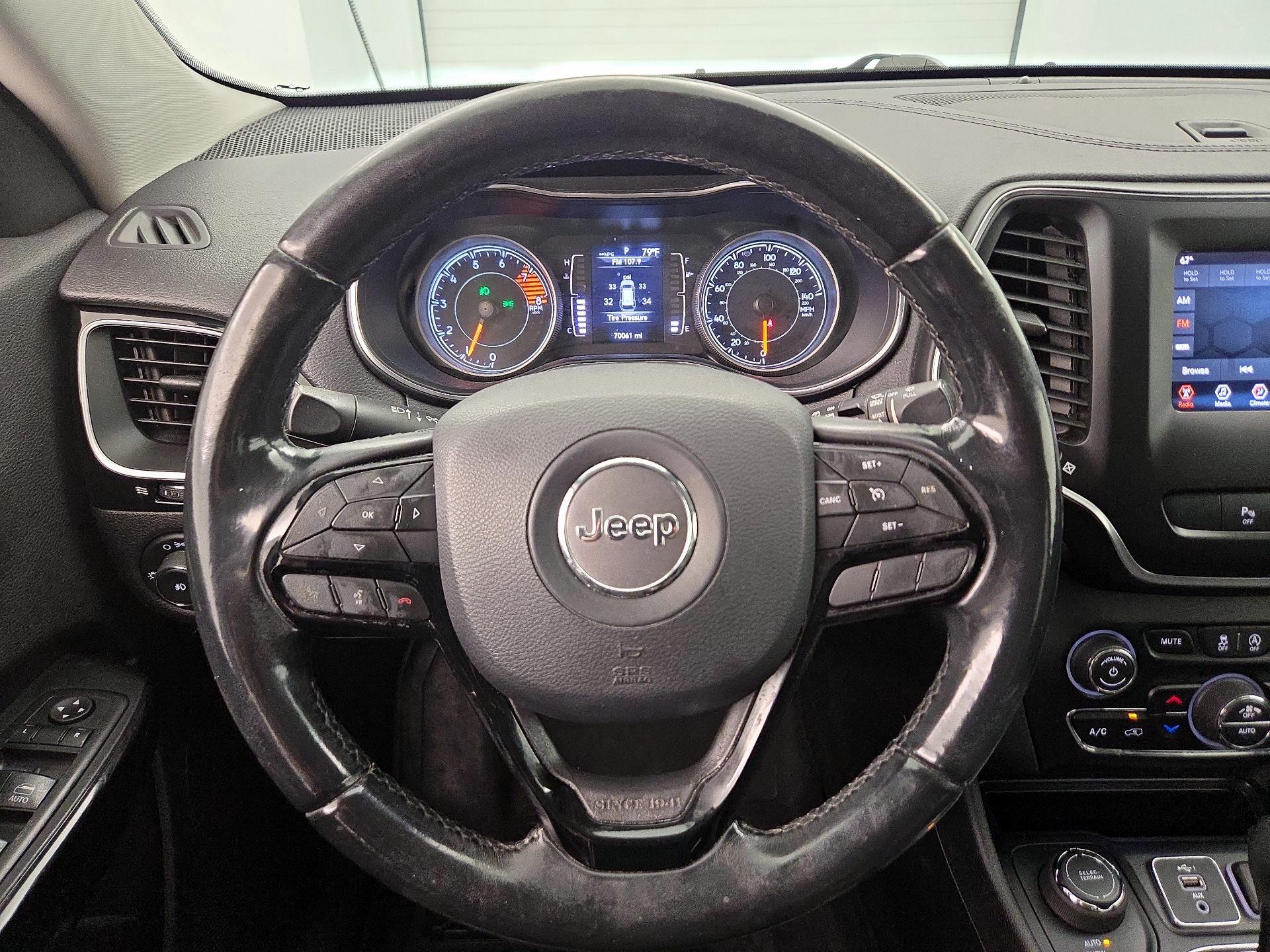 Thumbnail: 2019 Jeep Cherokee - 10
