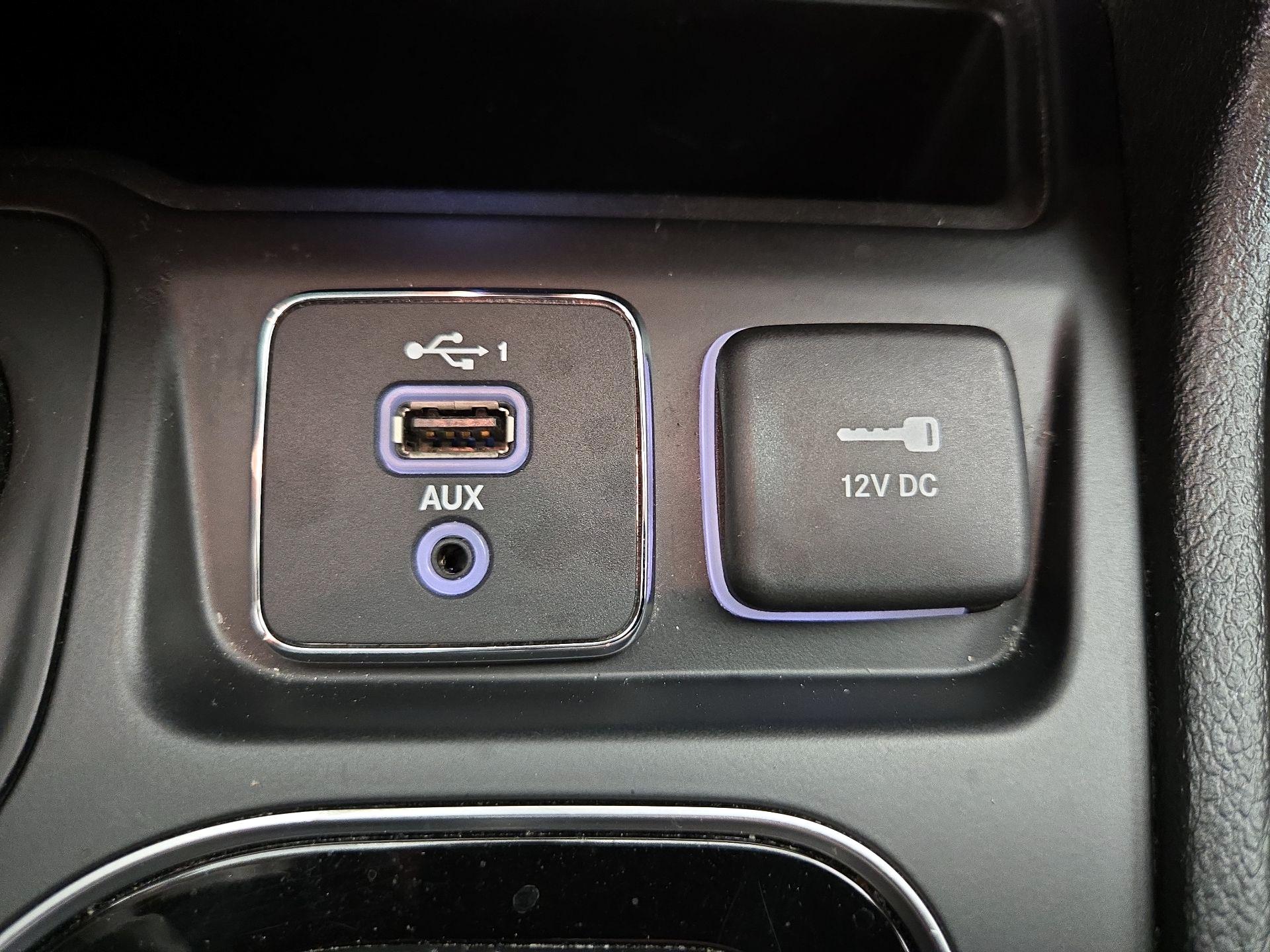Thumbnail: 2019 Jeep Cherokee - 18