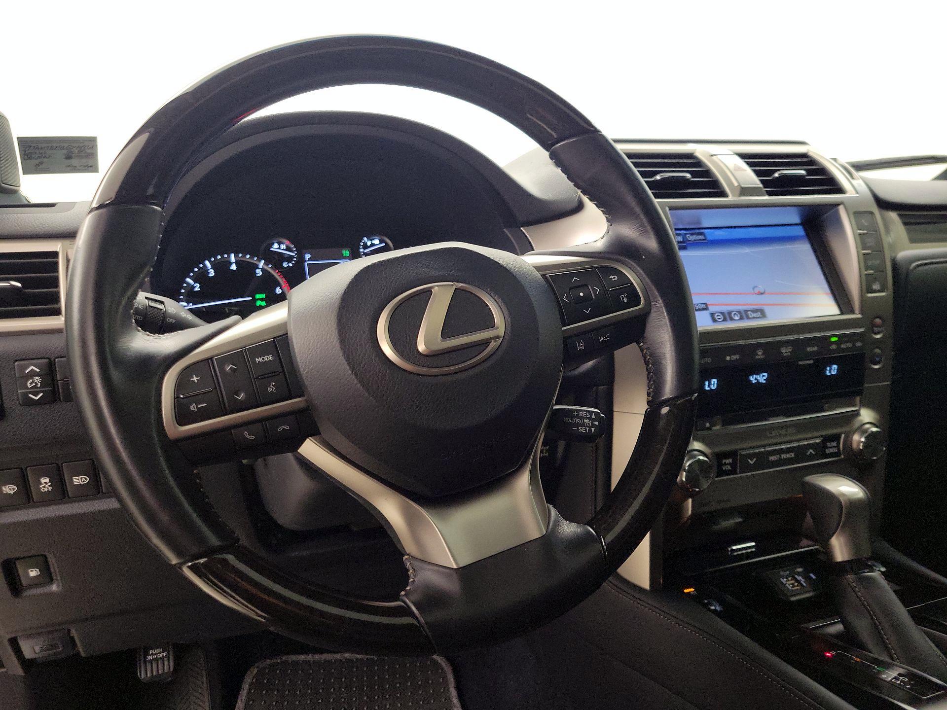 Thumbnail: 2020 Lexus GX - 10