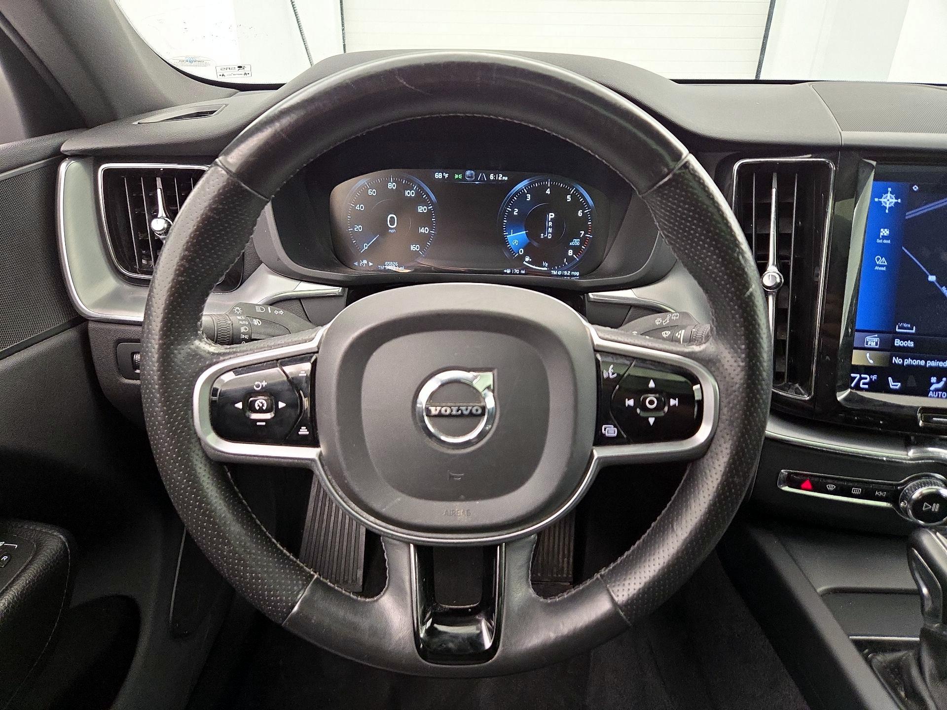 Thumbnail: 2018 Volvo XC60 - 10