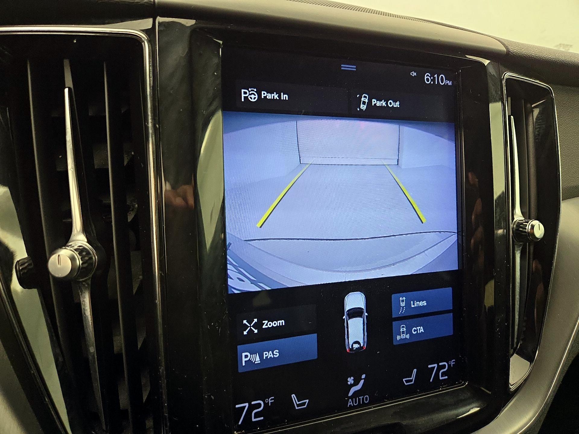 Thumbnail: 2018 Volvo XC60 - 15