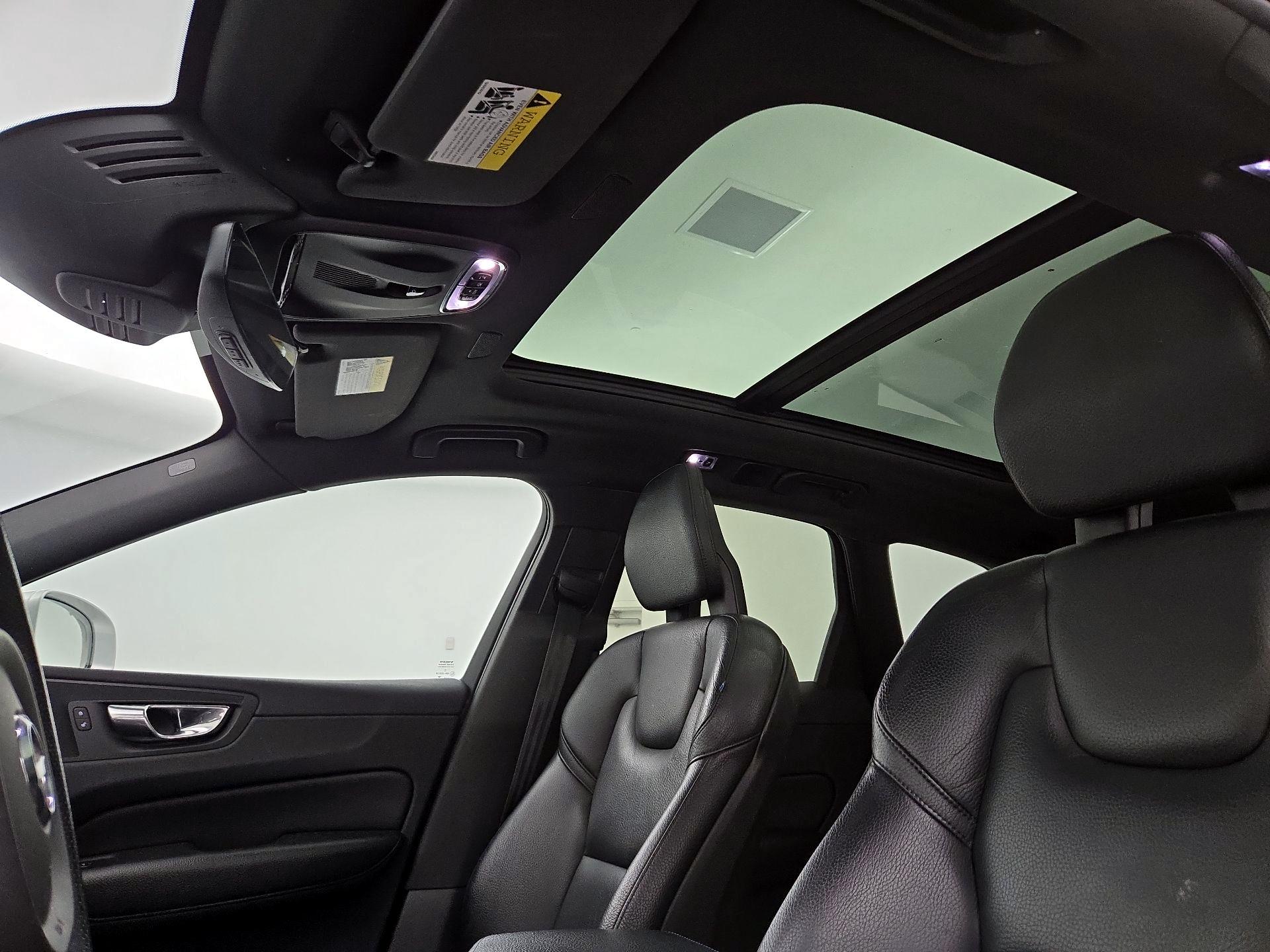 Thumbnail: 2018 Volvo XC60 - 20