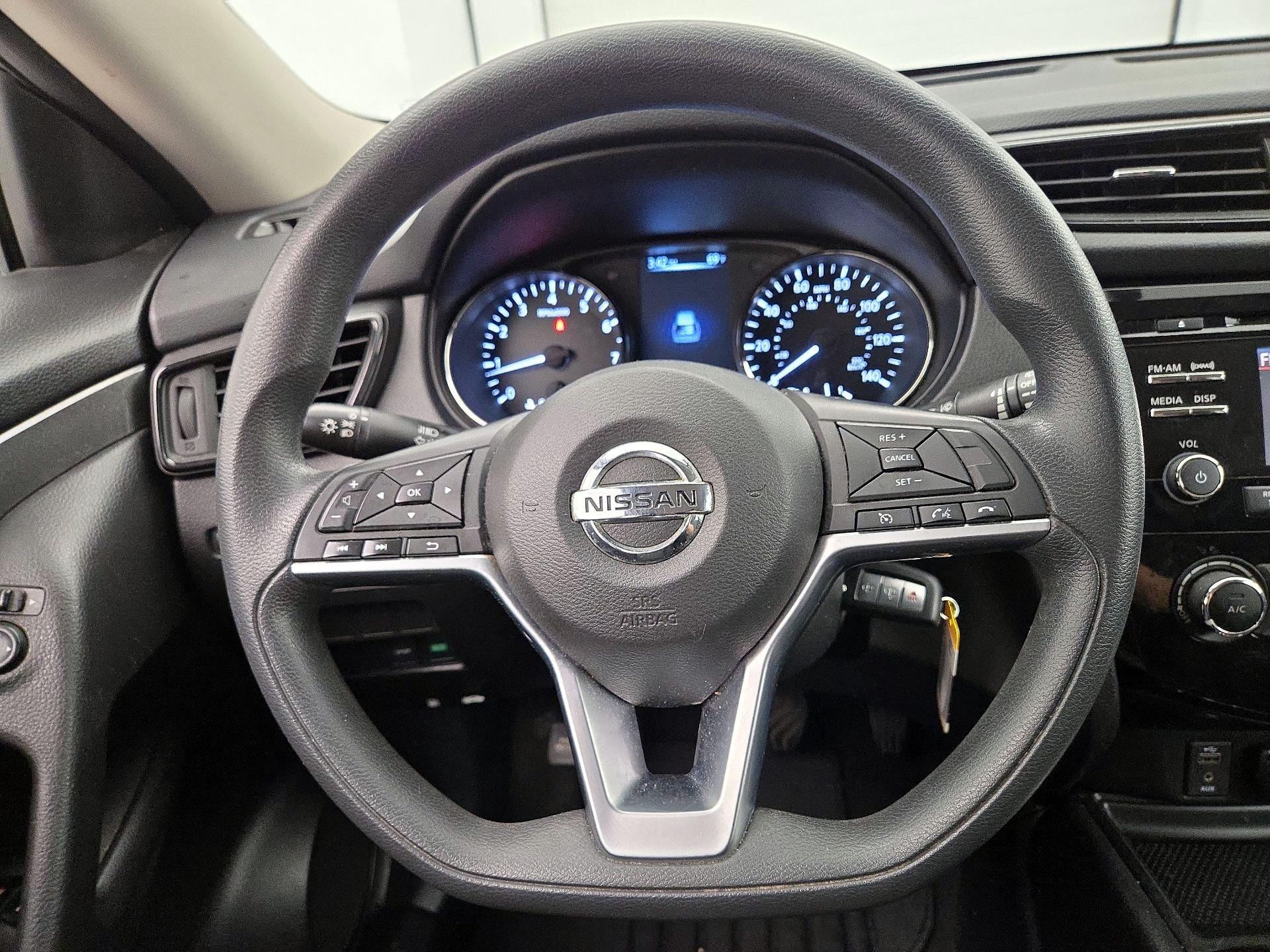 Thumbnail: 2017 Nissan Rogue - 10