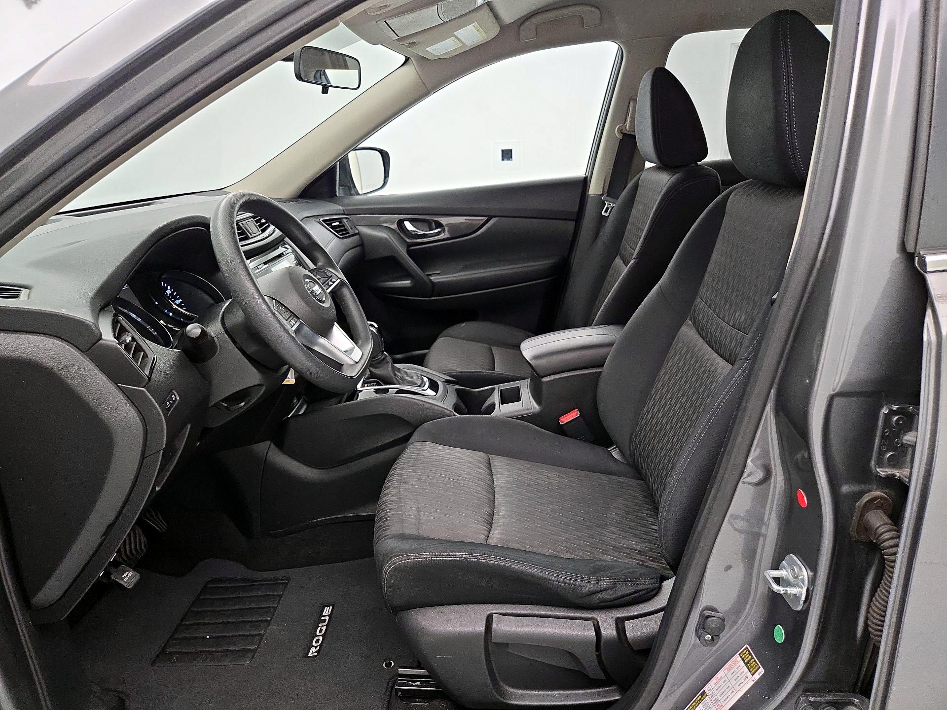 Thumbnail: 2017 Nissan Rogue - 11