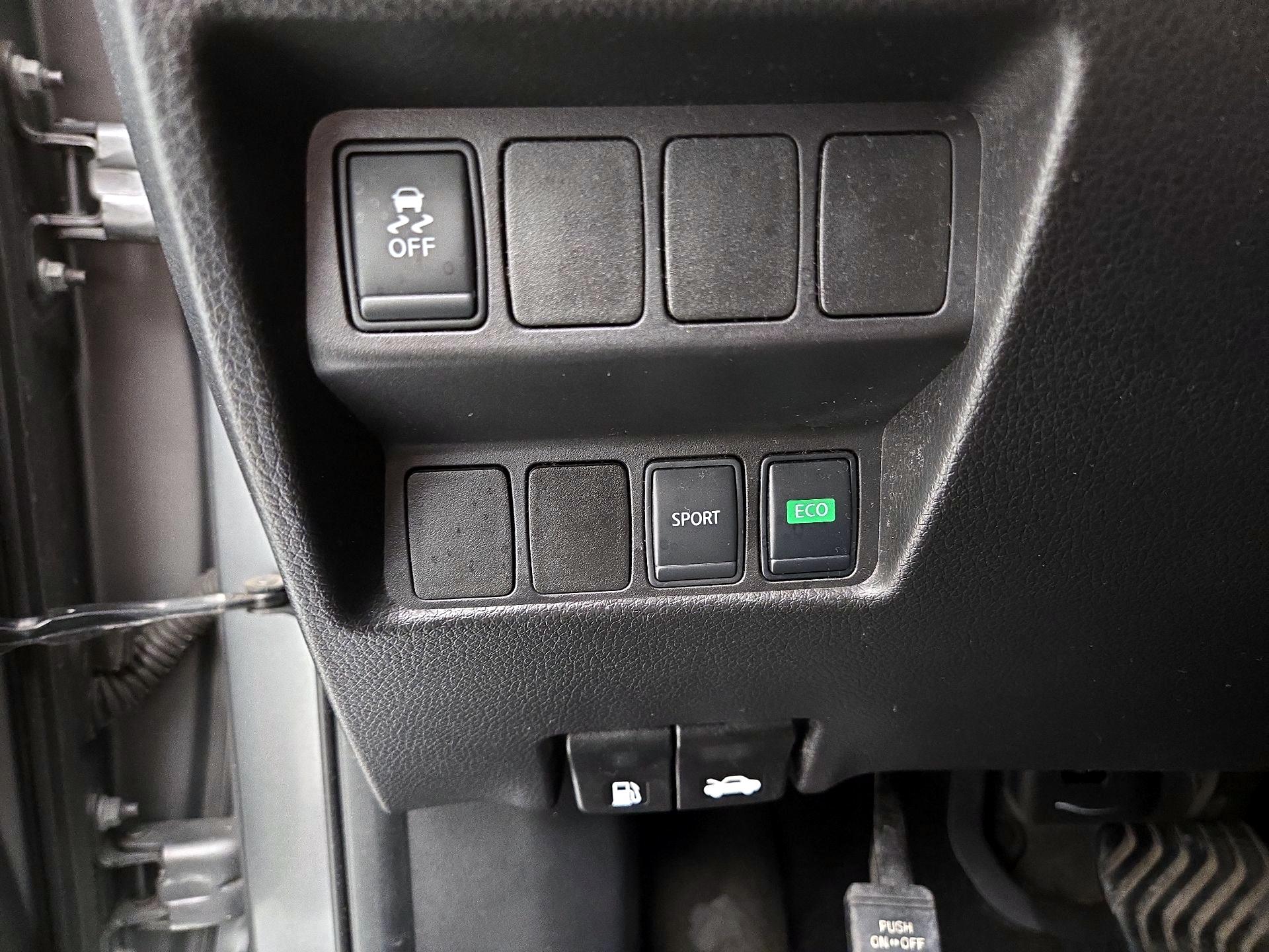 Thumbnail: 2017 Nissan Rogue - 13