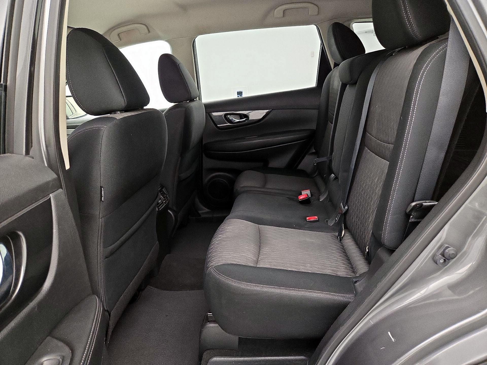 Thumbnail: 2017 Nissan Rogue - 19