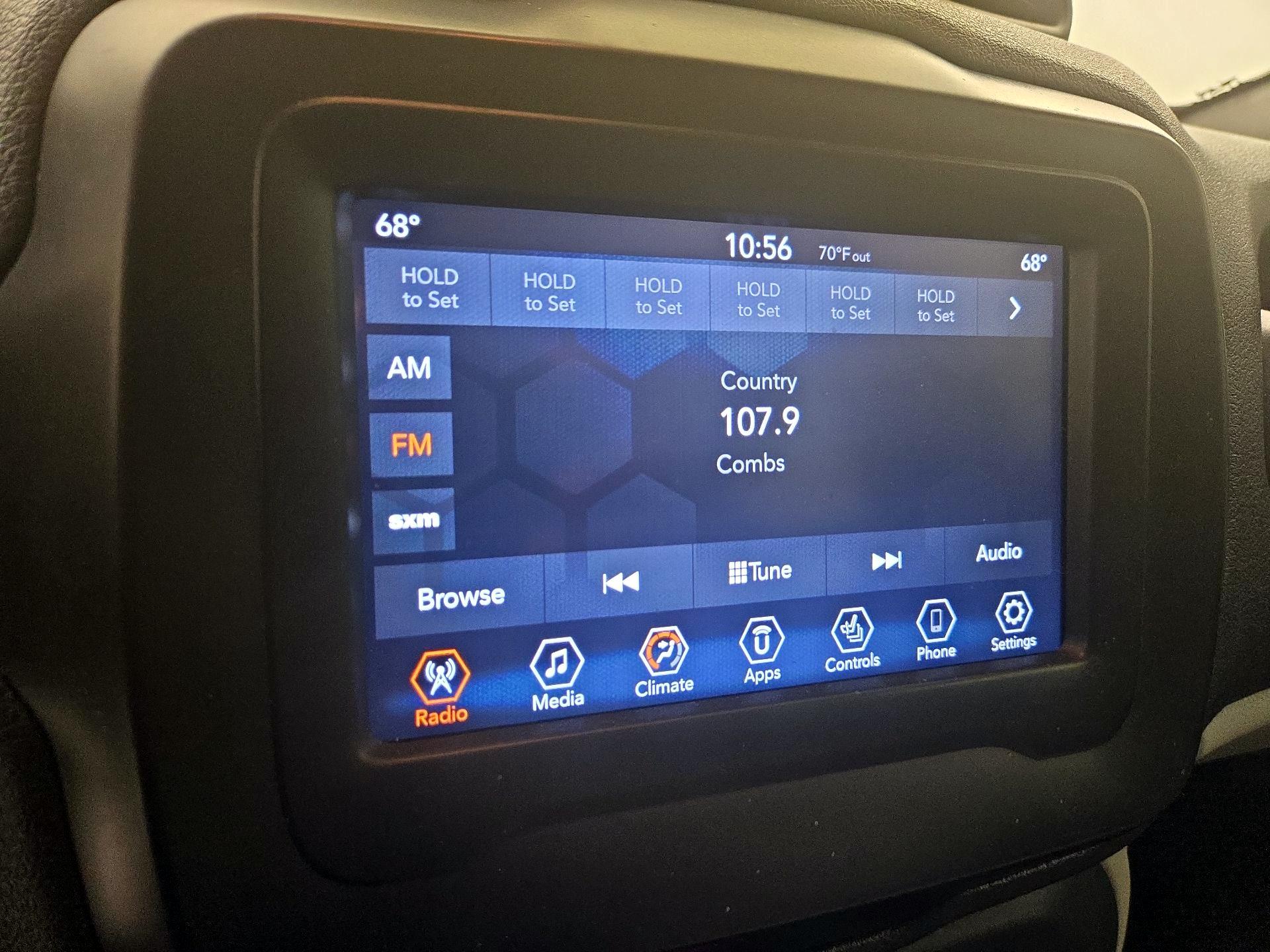 Thumbnail: 2018 Jeep Renegade - 15