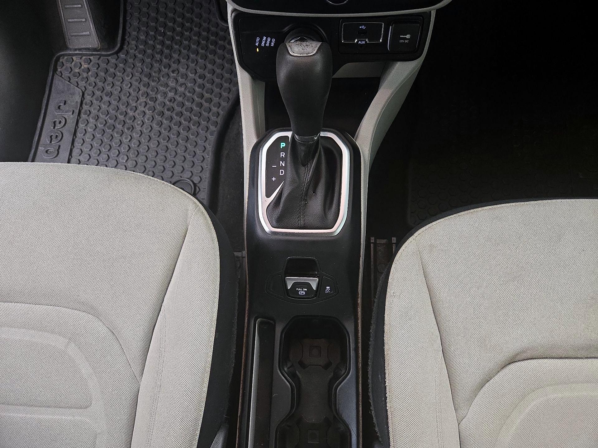 Thumbnail: 2018 Jeep Renegade - 17