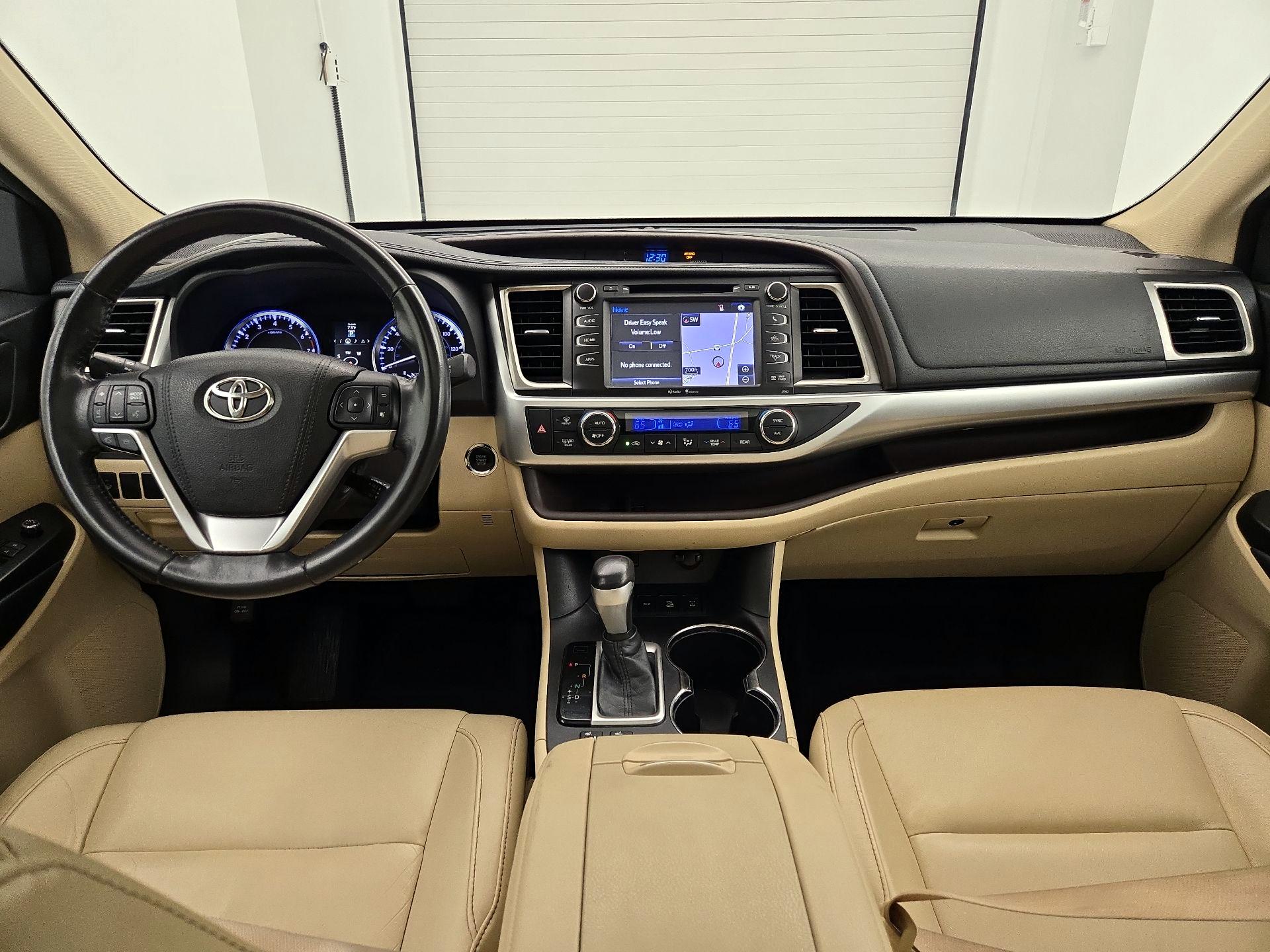 Thumbnail: 2015 Toyota Highlander - 9