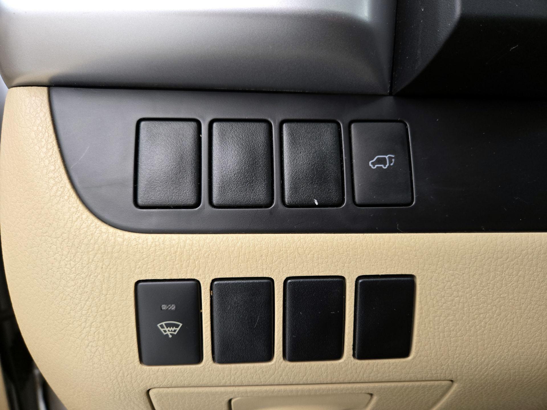 Thumbnail: 2015 Toyota Highlander - 13
