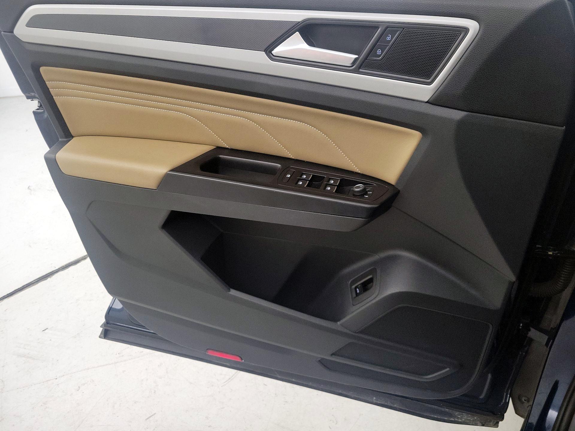 Thumbnail: 2021 Volkswagen Atlas - 12