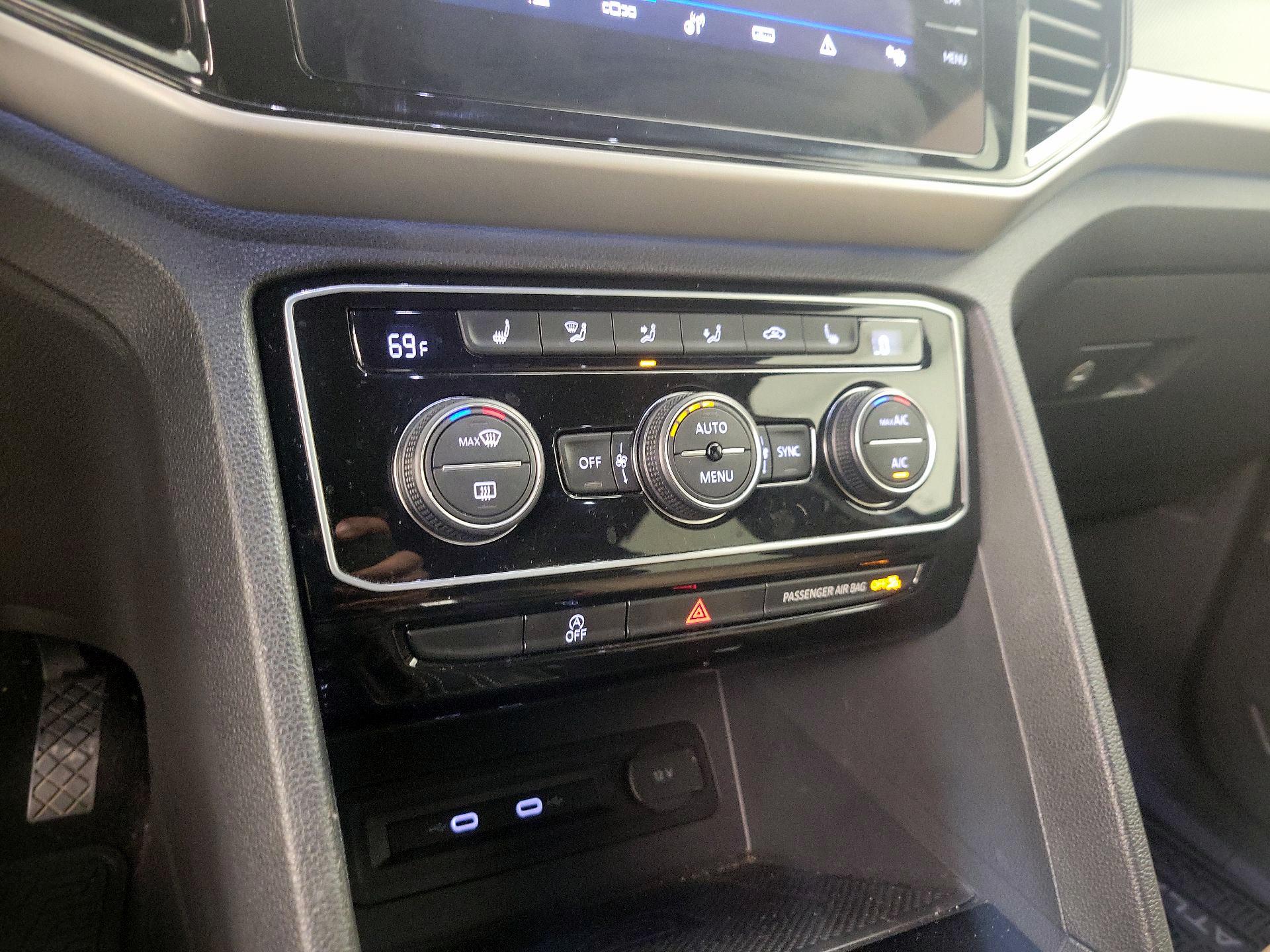 Thumbnail: 2021 Volkswagen Atlas - 16