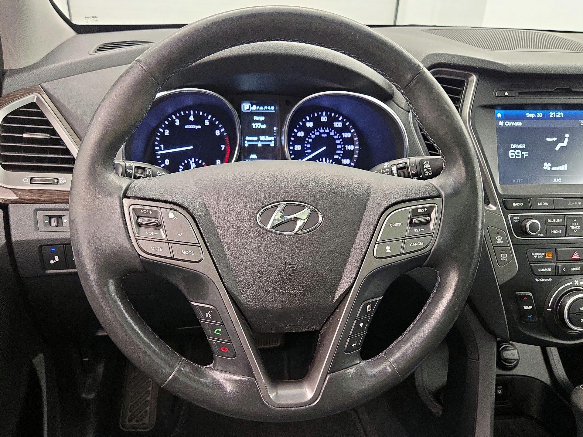 Thumbnail: 2017 Hyundai Santa Fe - 10