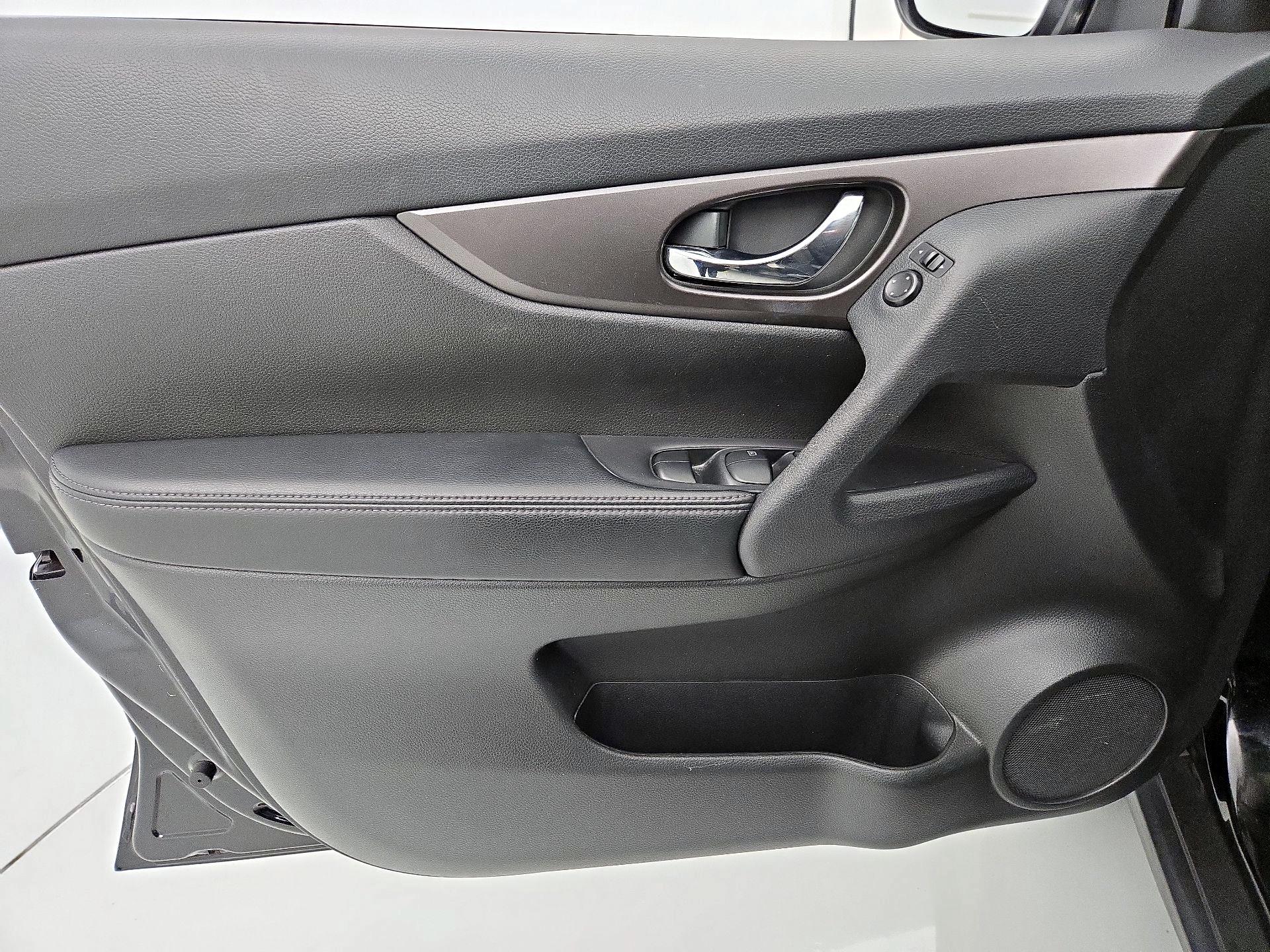 Thumbnail: 2014 Nissan Rogue - 12