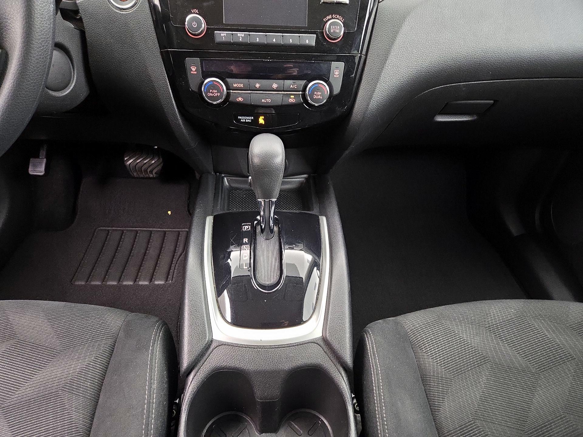 Thumbnail: 2014 Nissan Rogue - 17
