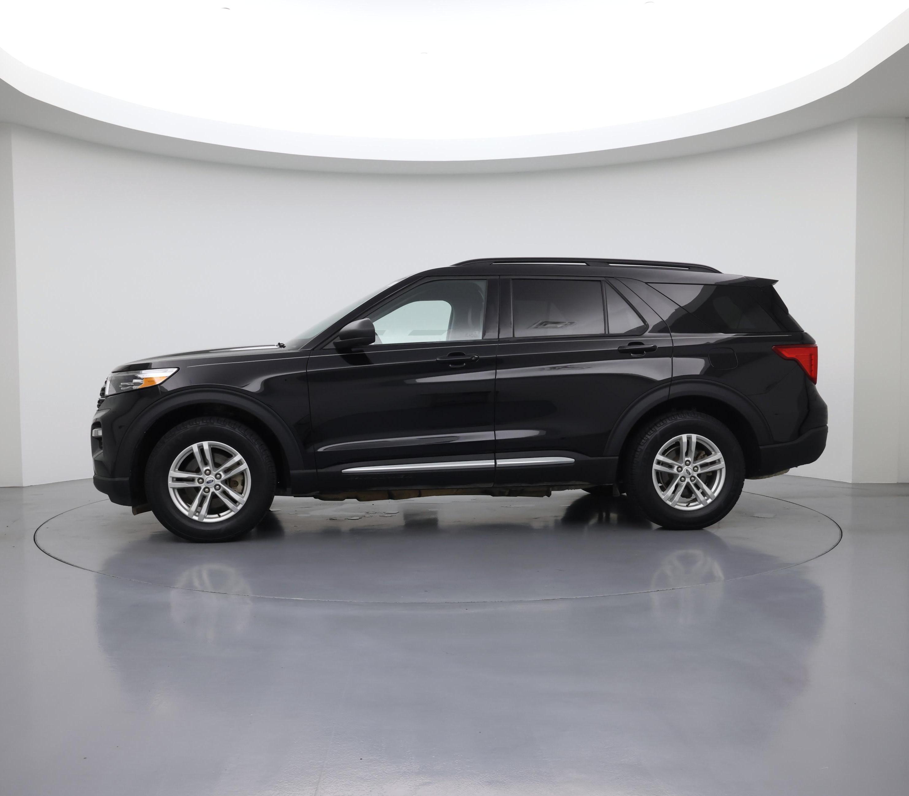 Thumbnail: 2022 Ford Explorer - 3