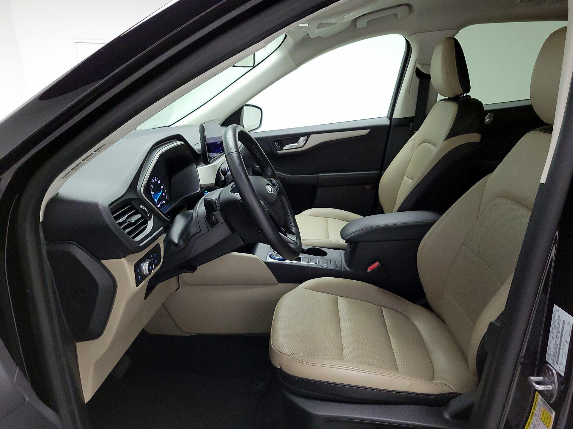 Thumbnail: 2021 Ford Escape - 11