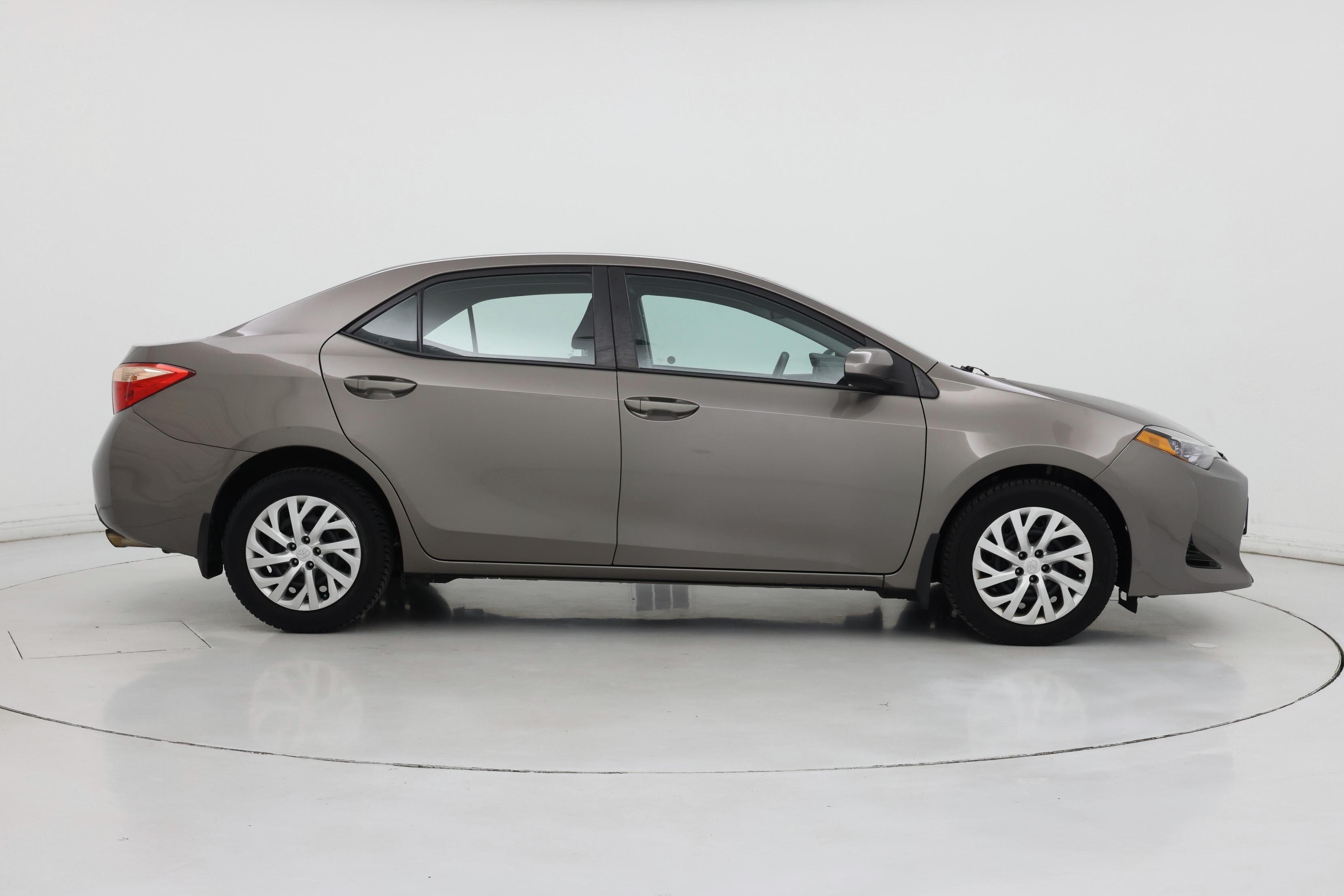 Thumbnail: 2017 Toyota Corolla - 7