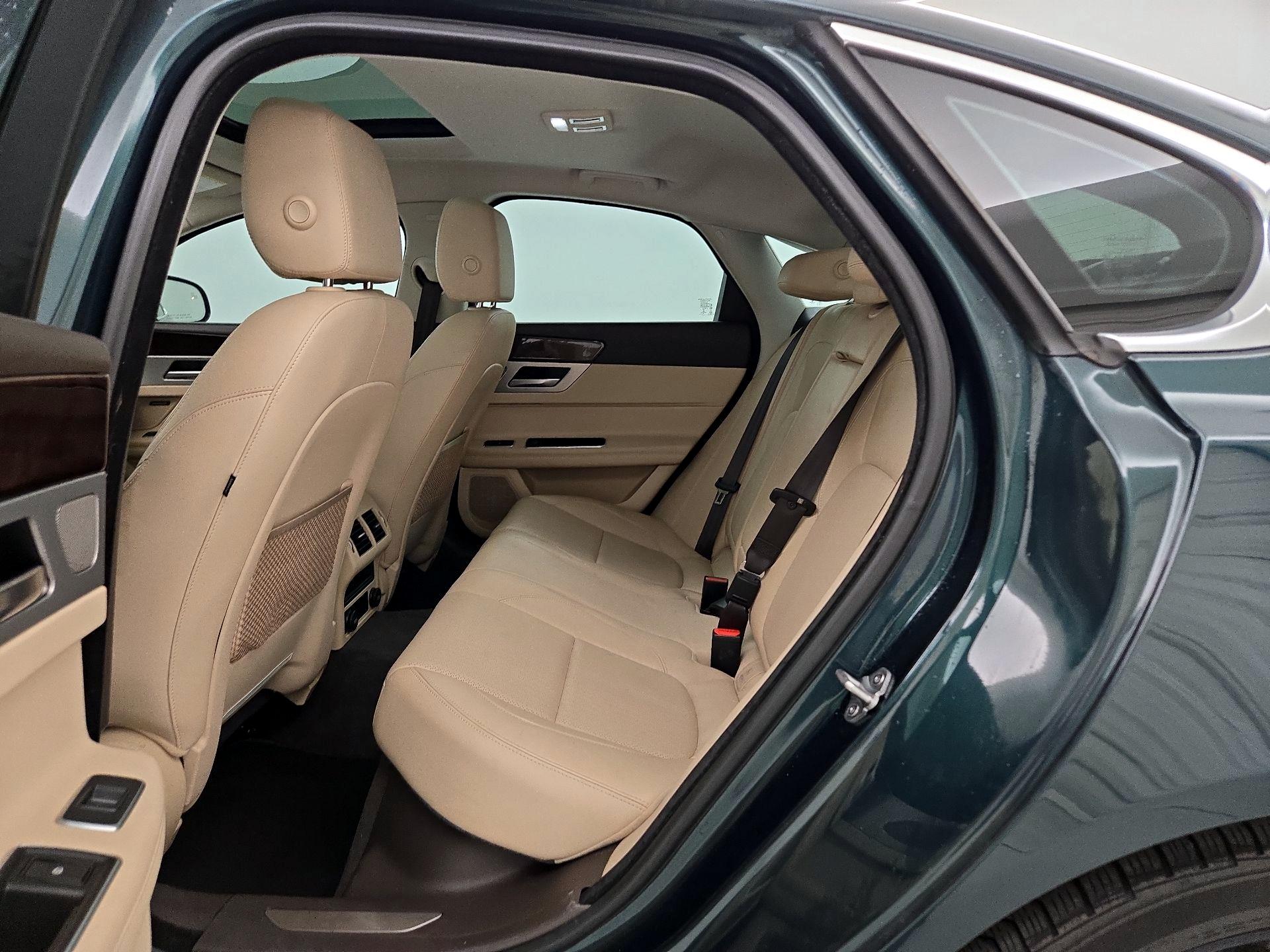 Thumbnail: 2017 Jaguar XF - 20