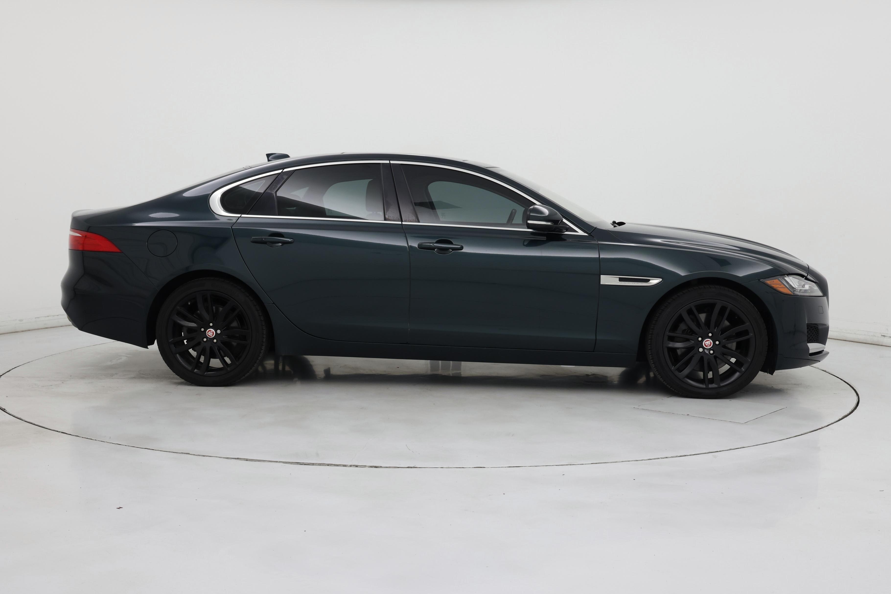 Thumbnail: 2017 Jaguar XF - 7