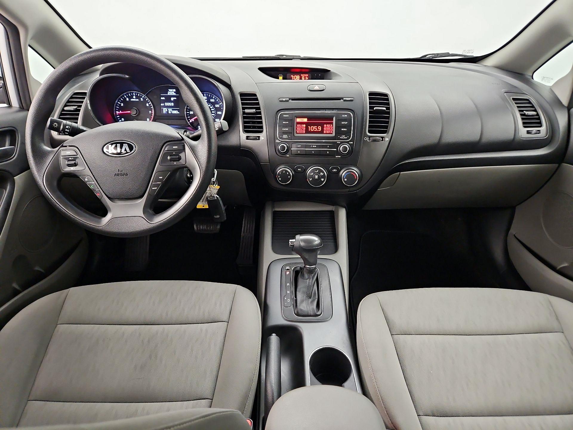 Thumbnail: 2016 Kia Forte - 9