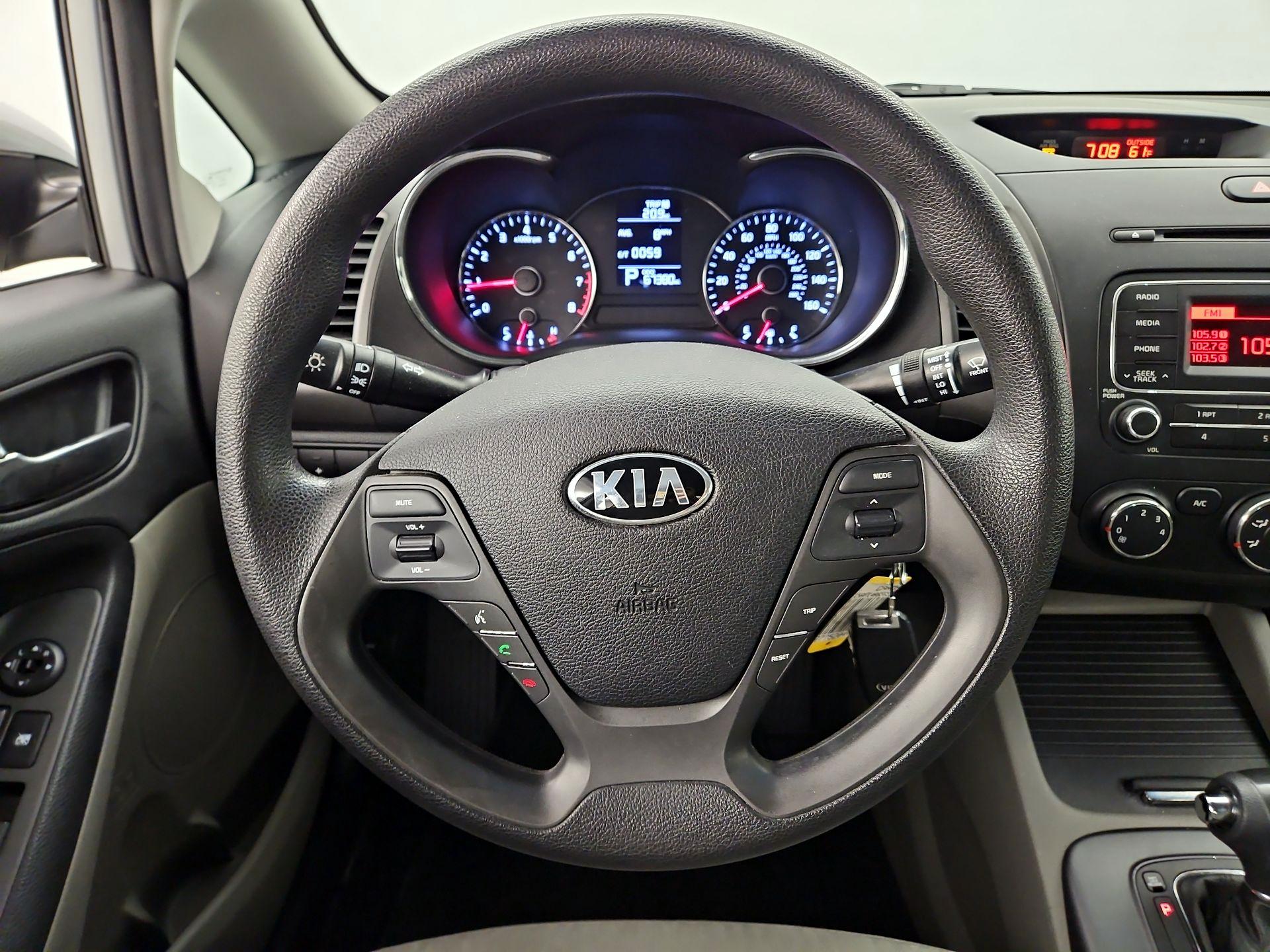 Thumbnail: 2016 Kia Forte - 10