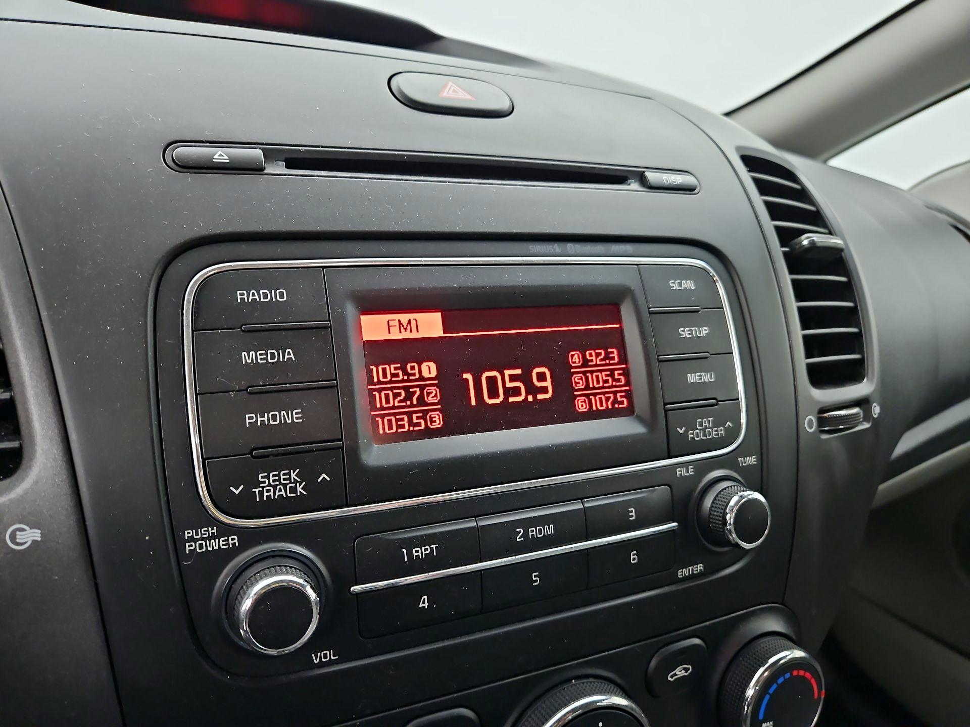Thumbnail: 2016 Kia Forte - 14