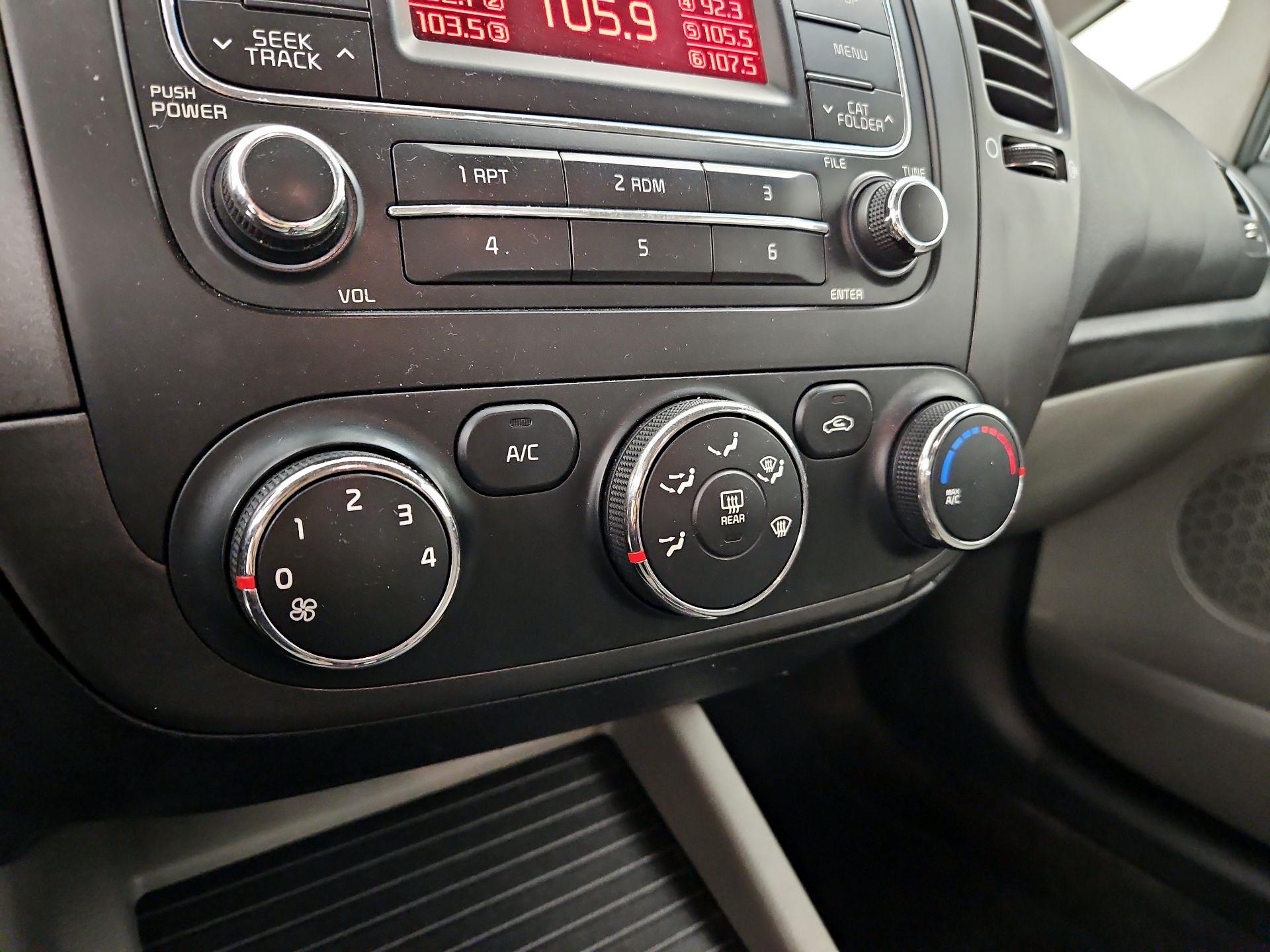 Thumbnail: 2016 Kia Forte - 15