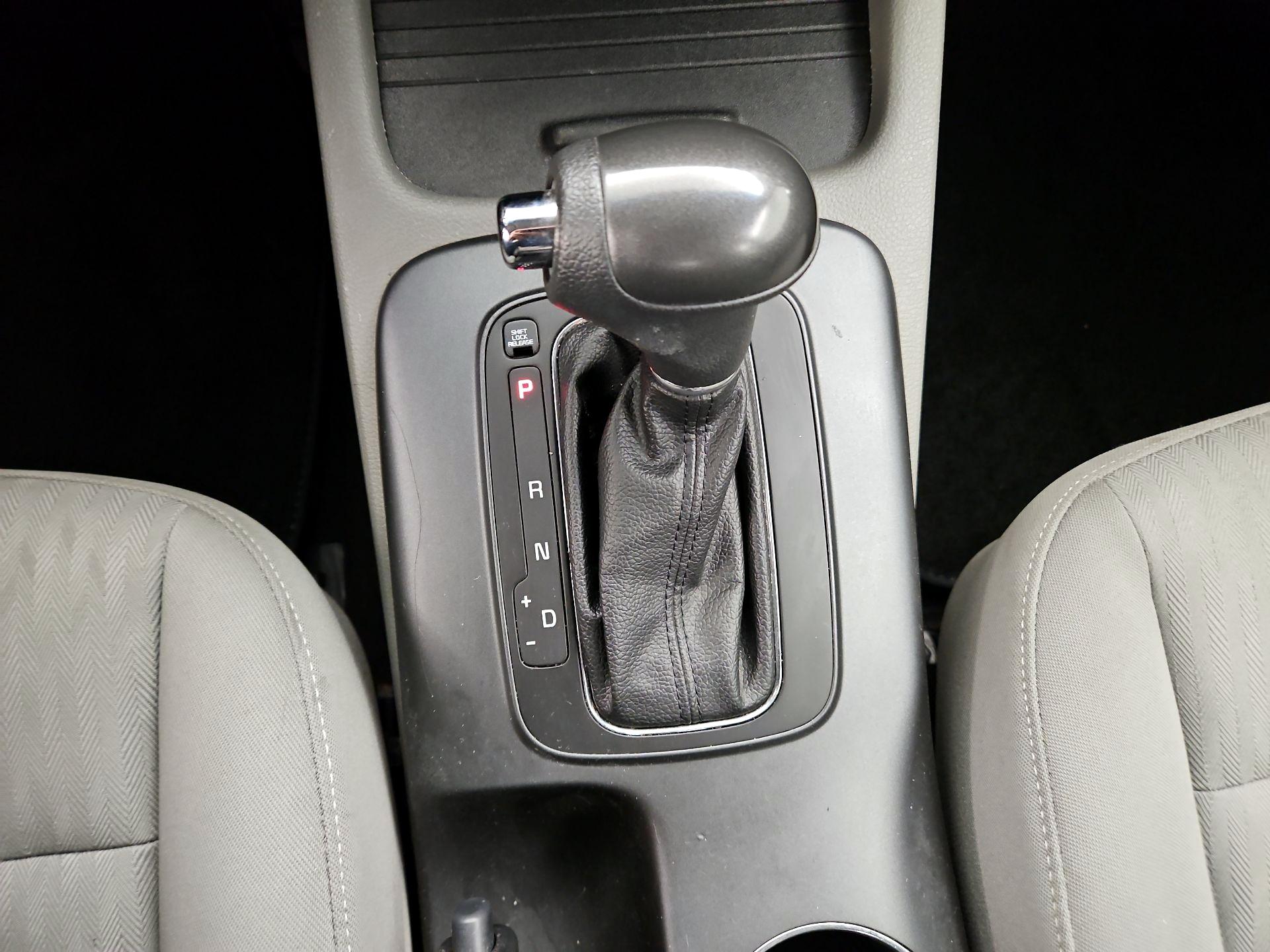Thumbnail: 2016 Kia Forte - 16