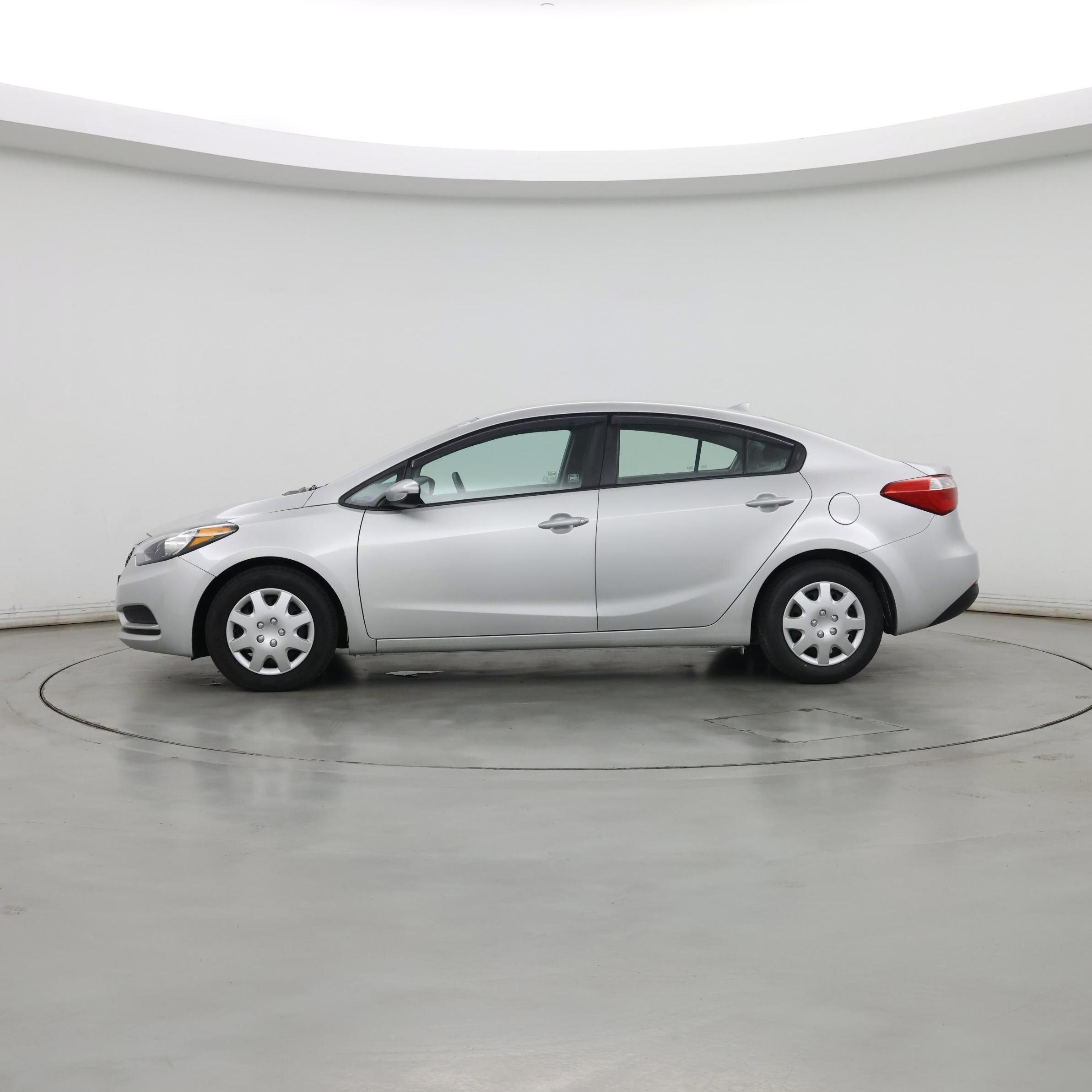 Thumbnail: 2016 Kia Forte - 3