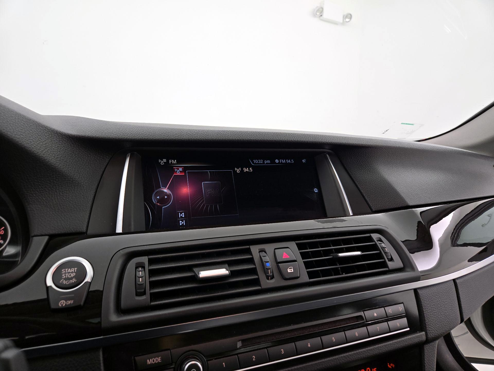 Thumbnail: 2016 BMW 5 Series - 16
