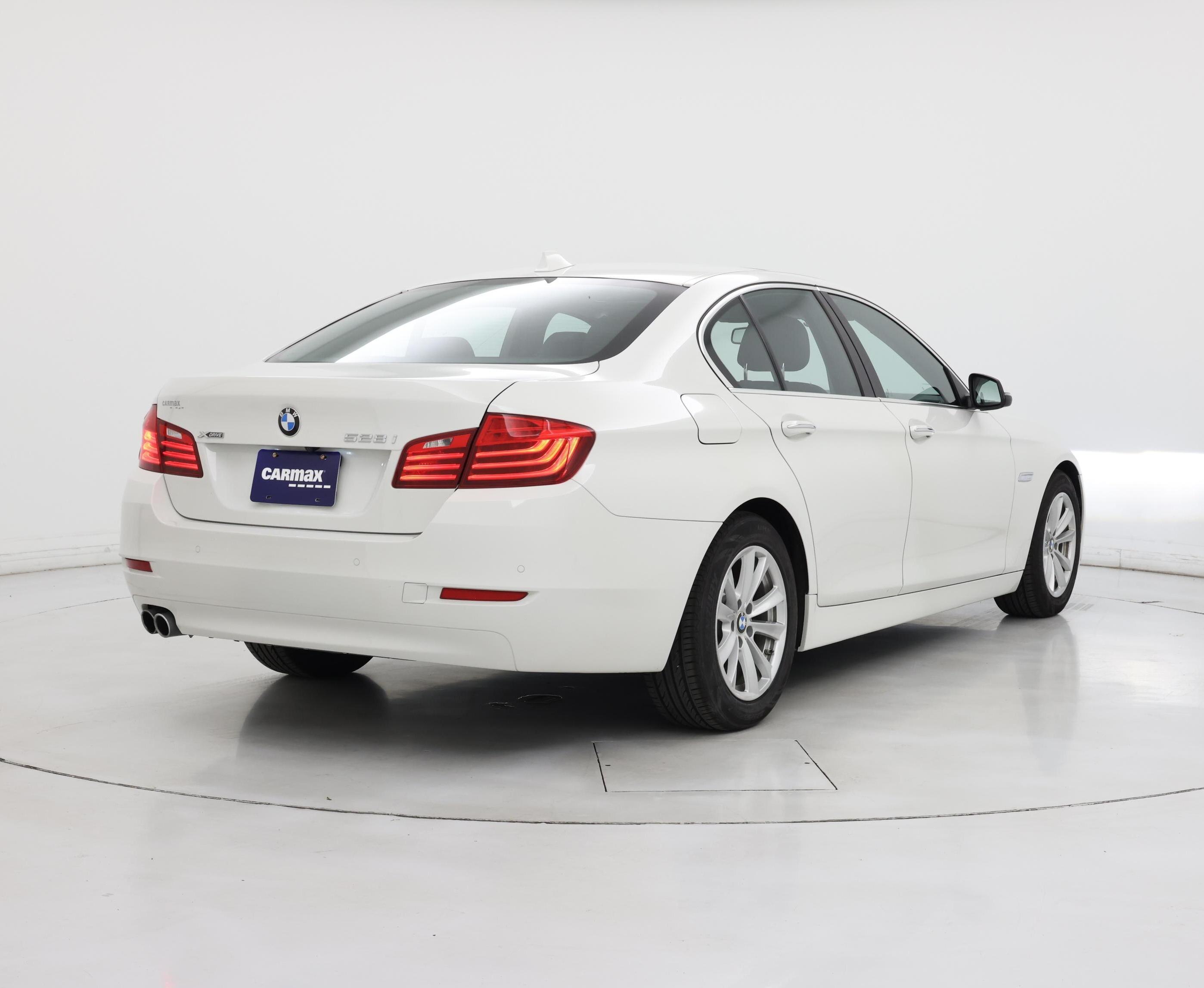 Thumbnail: 2016 BMW 5 Series - 8