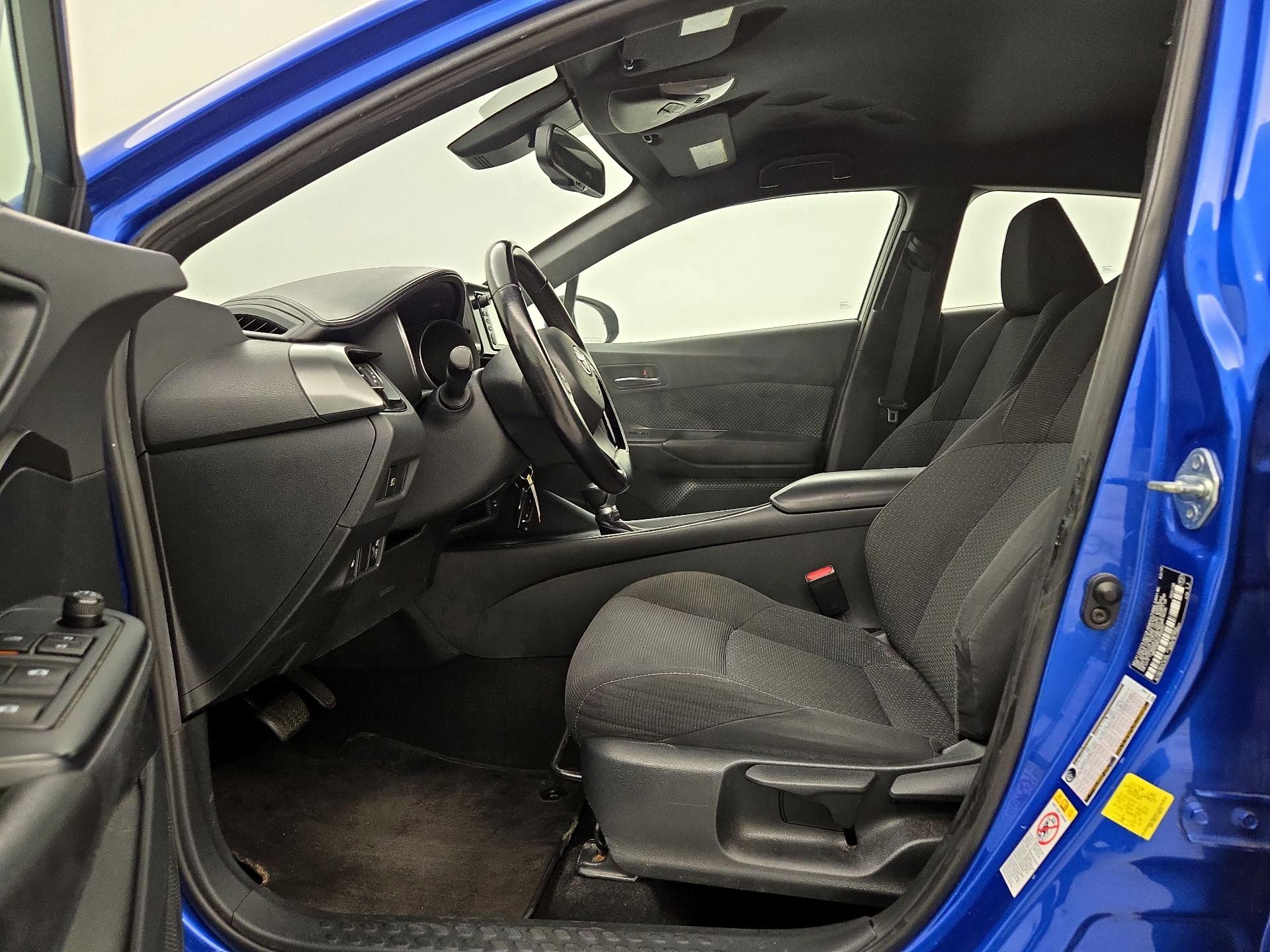 Thumbnail: 2018 Toyota C-HR - 11
